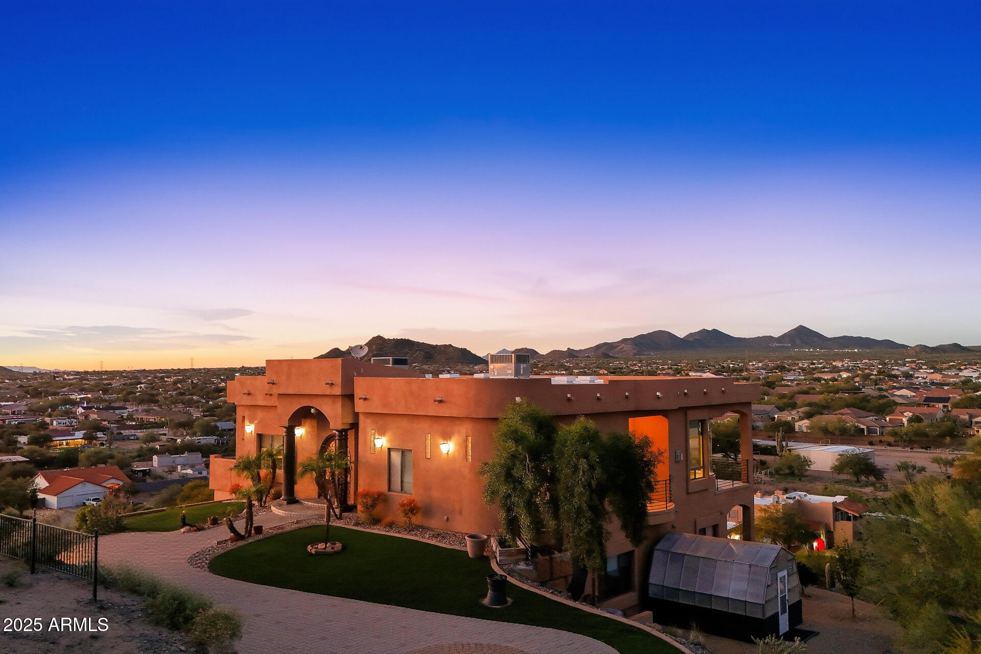 634 N SIGNAL BUTTE Road