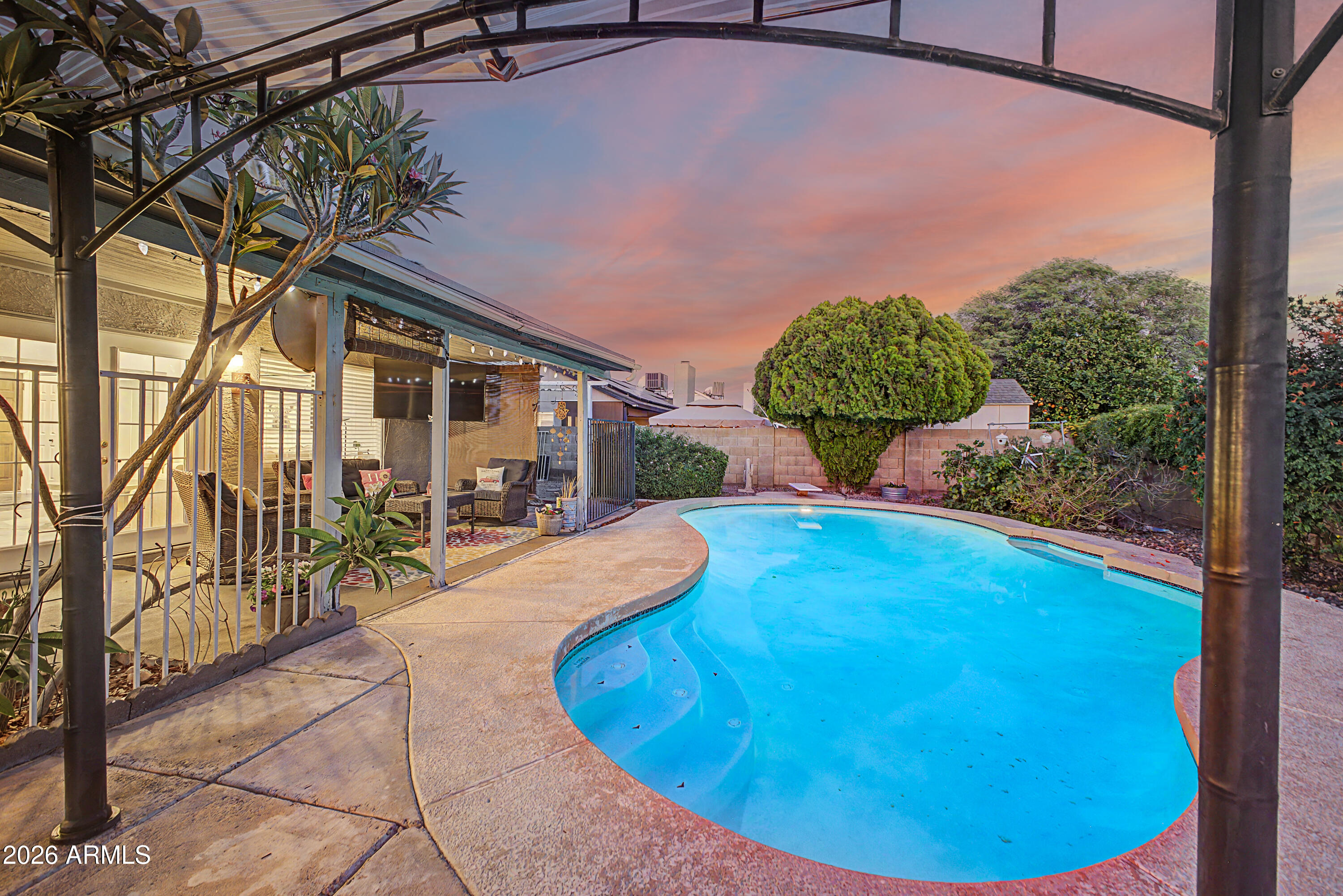 6321 W ACAPULCO Lane