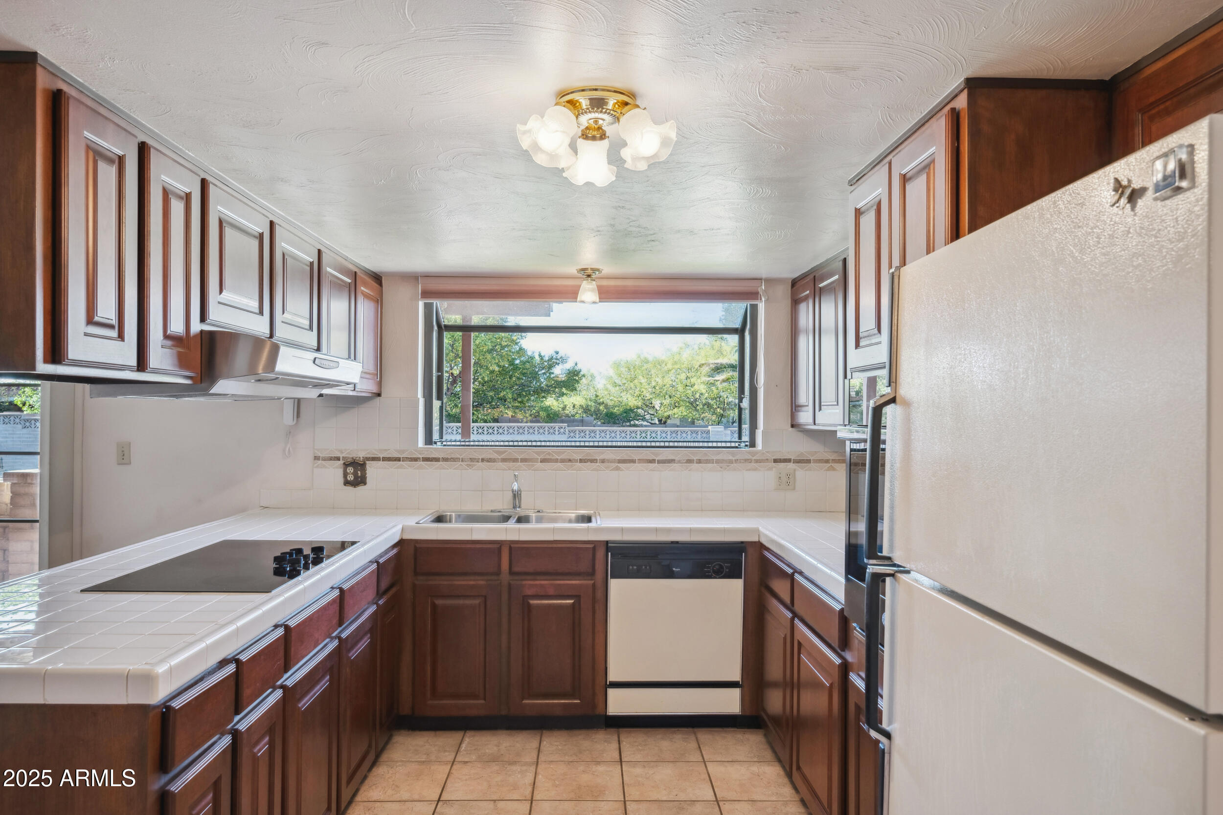 TOWN & COUNTRY ESTATES 3 - Residential