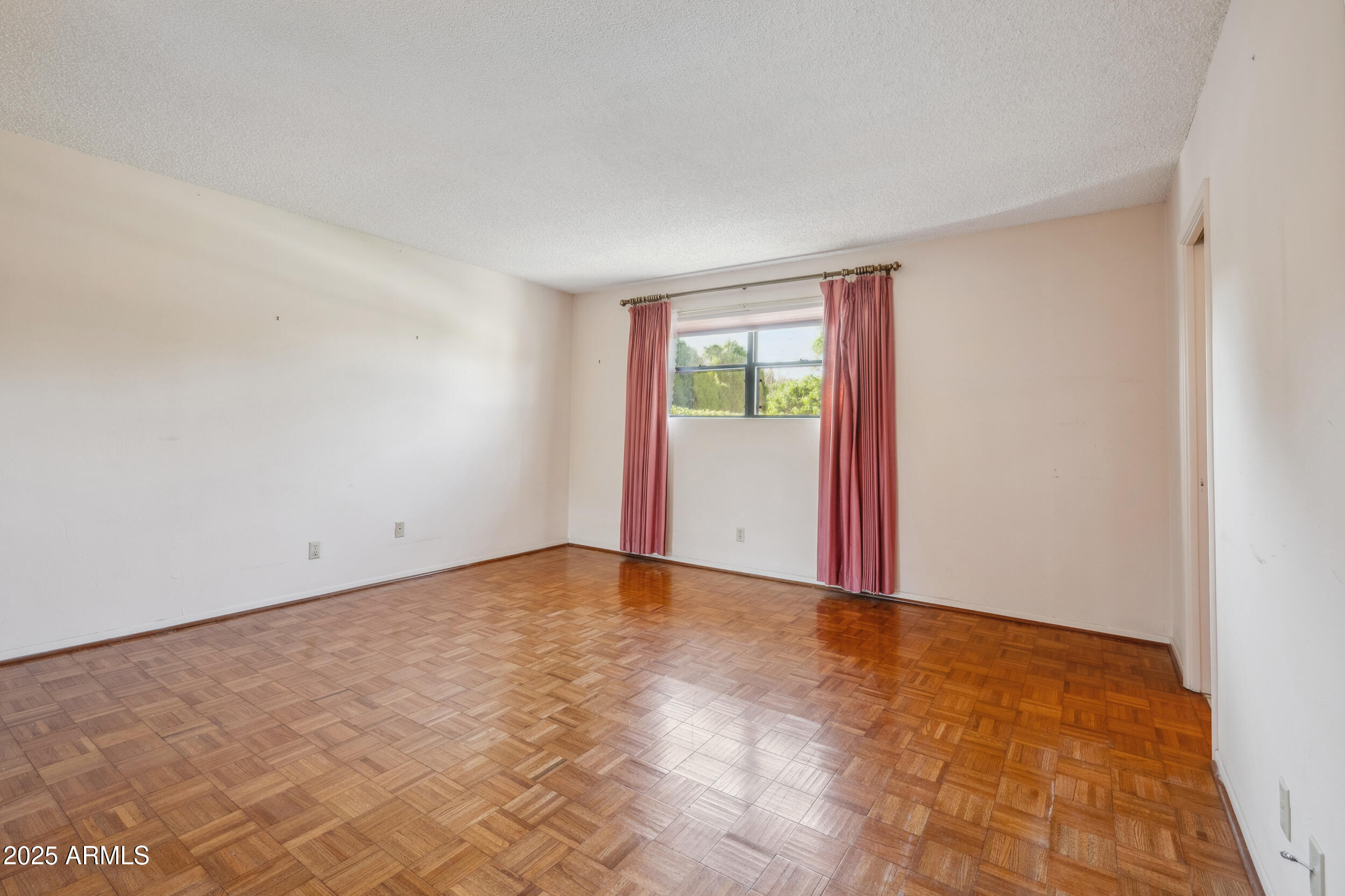 TOWN & COUNTRY ESTATES 3 - Residential