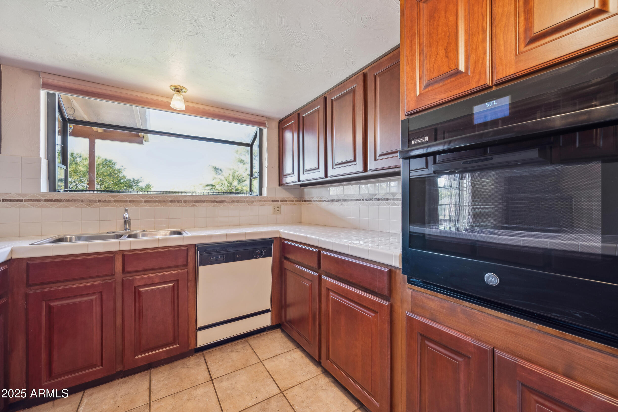 TOWN & COUNTRY ESTATES 3 - Residential