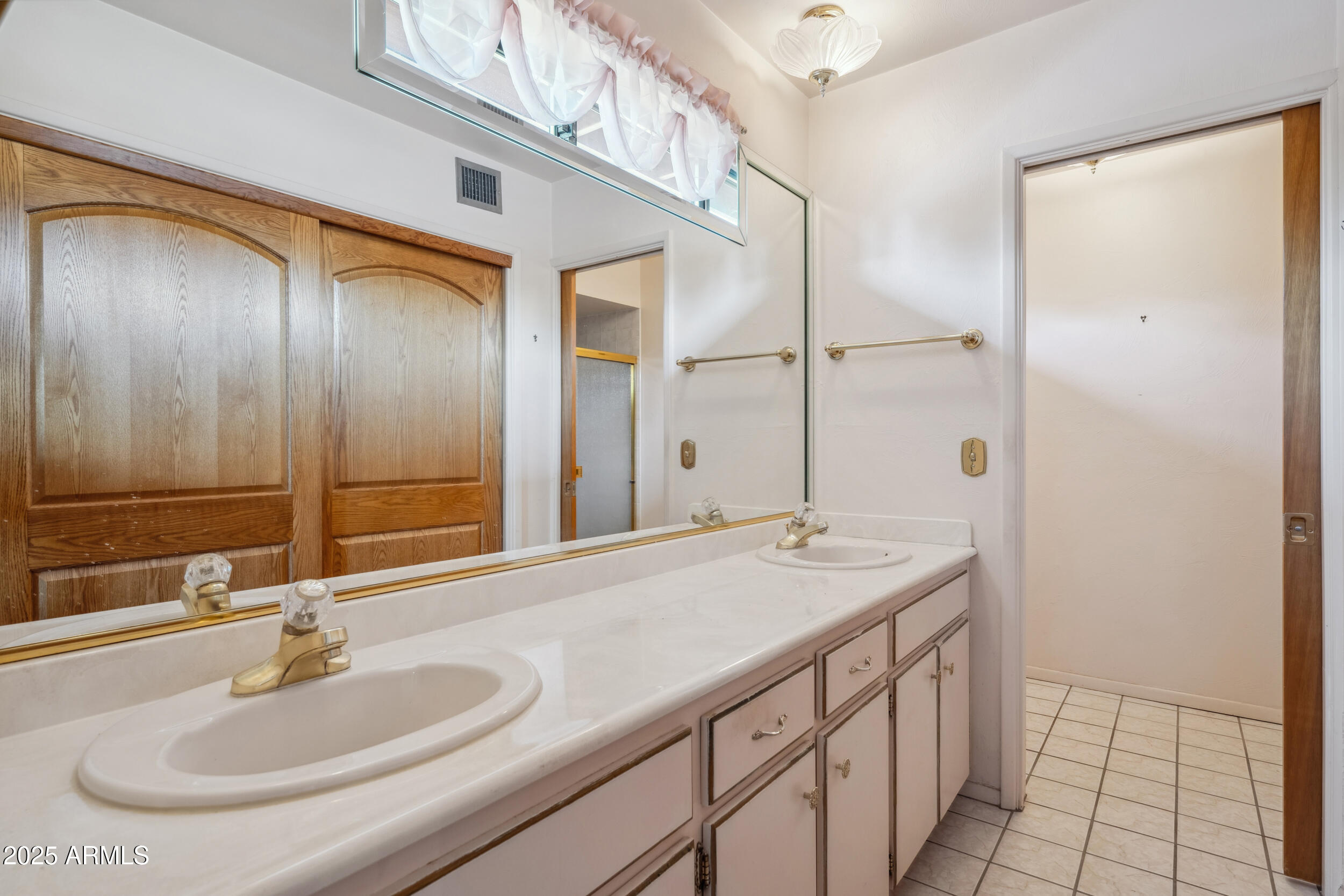 TOWN & COUNTRY ESTATES 3 - Residential