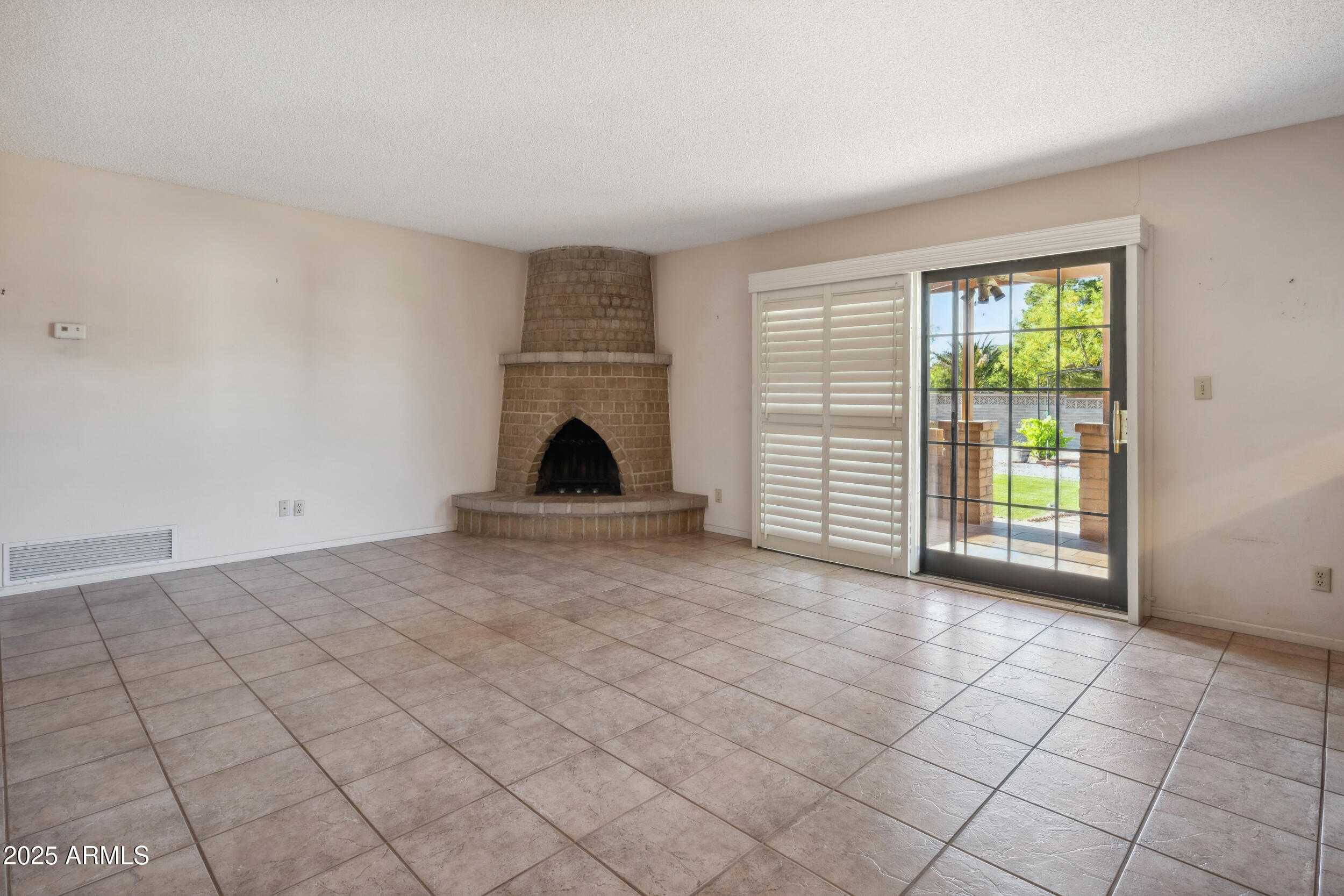 TOWN & COUNTRY ESTATES 3 - Residential