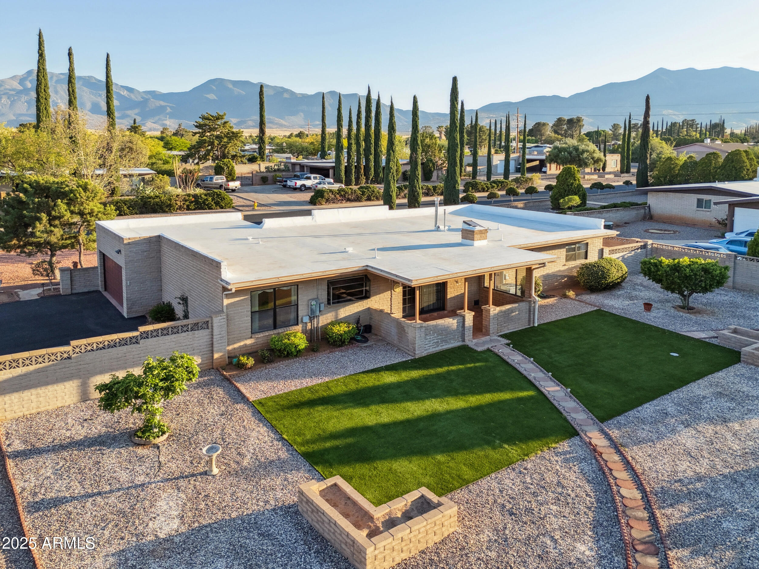 TOWN & COUNTRY ESTATES 3 - Residential