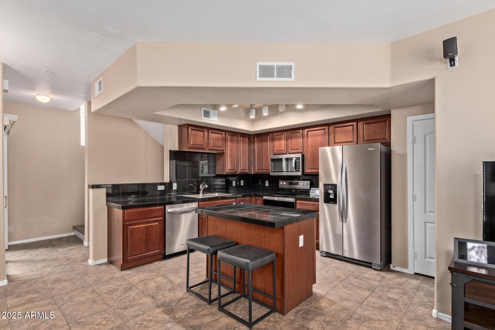 2401 E RIO SALADO Parkway 1192
