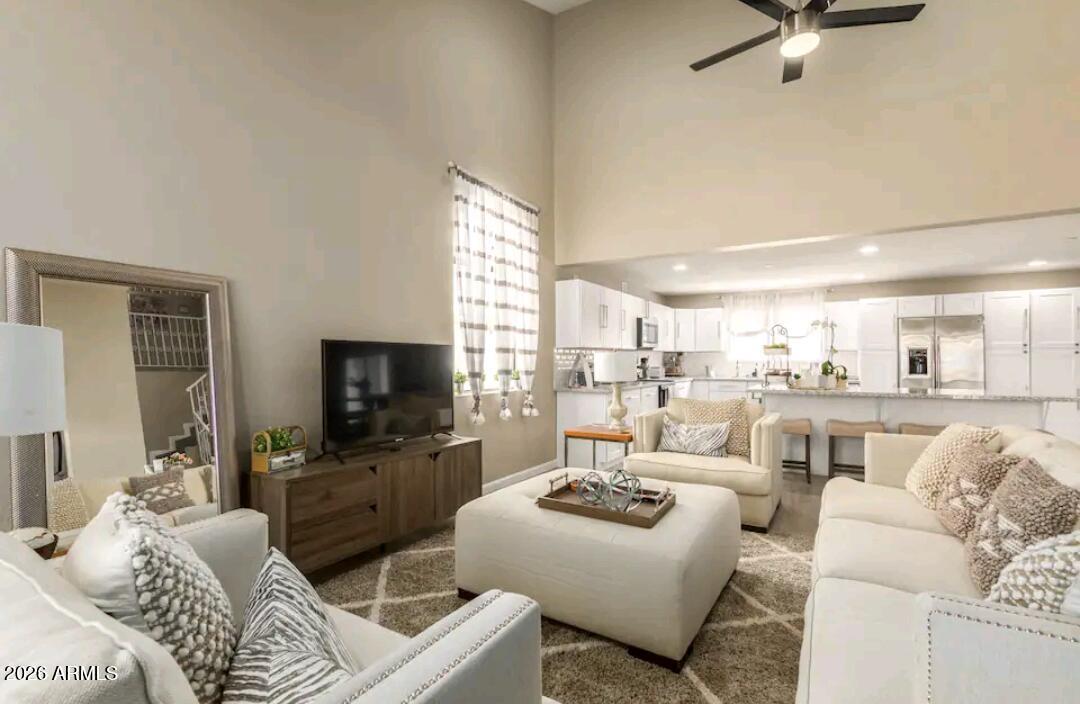 3509 E CAMBRIDGE Avenue