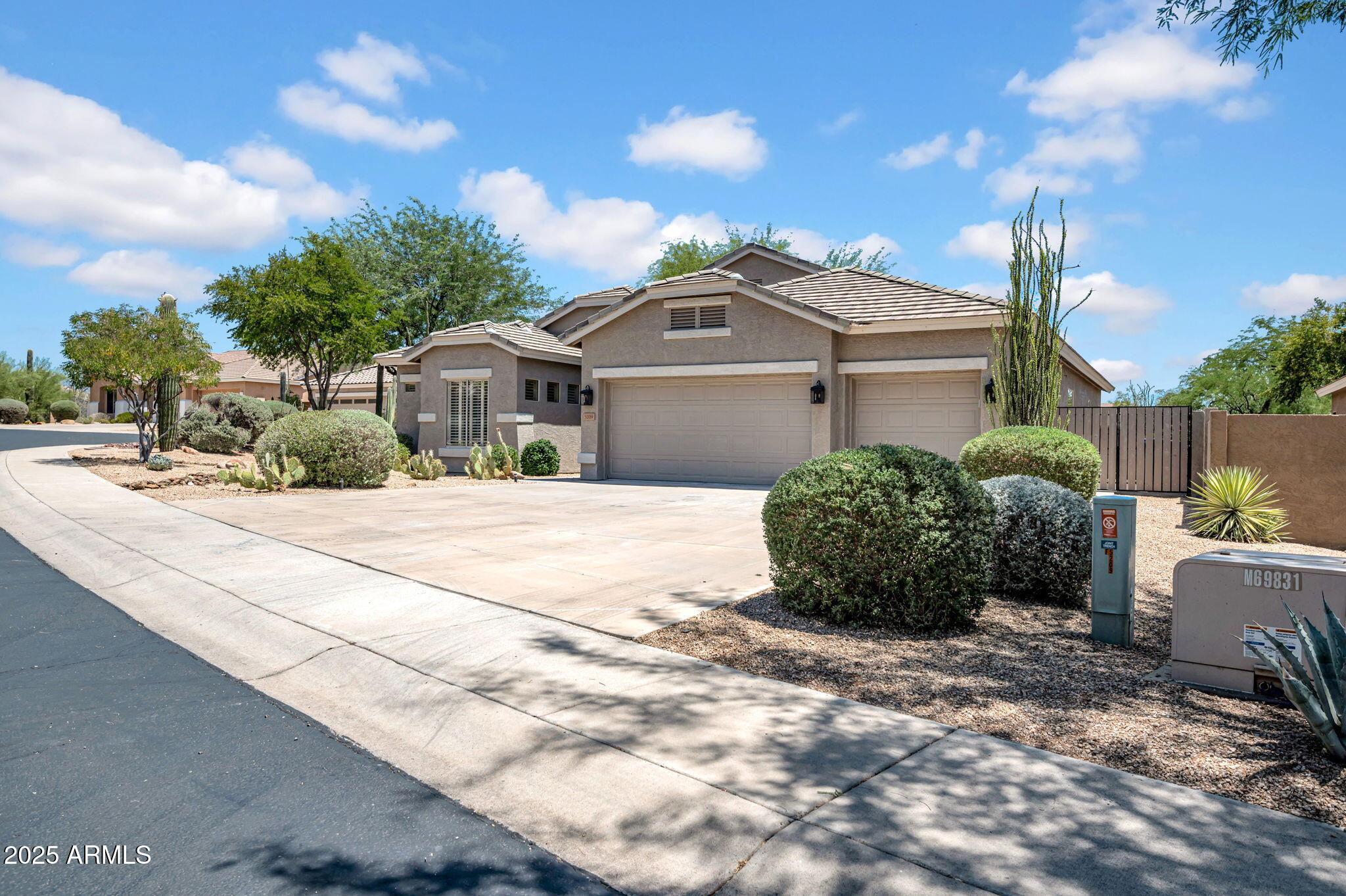 5209 E SIERRA SUNSET Trail
