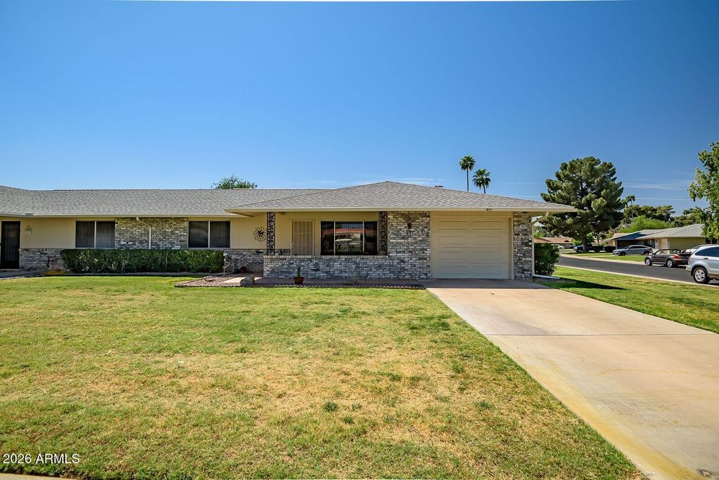 Photo of 9613 W Oak Ridge Drive, Sun City, AZ 85351 (MLS # 7015358)
