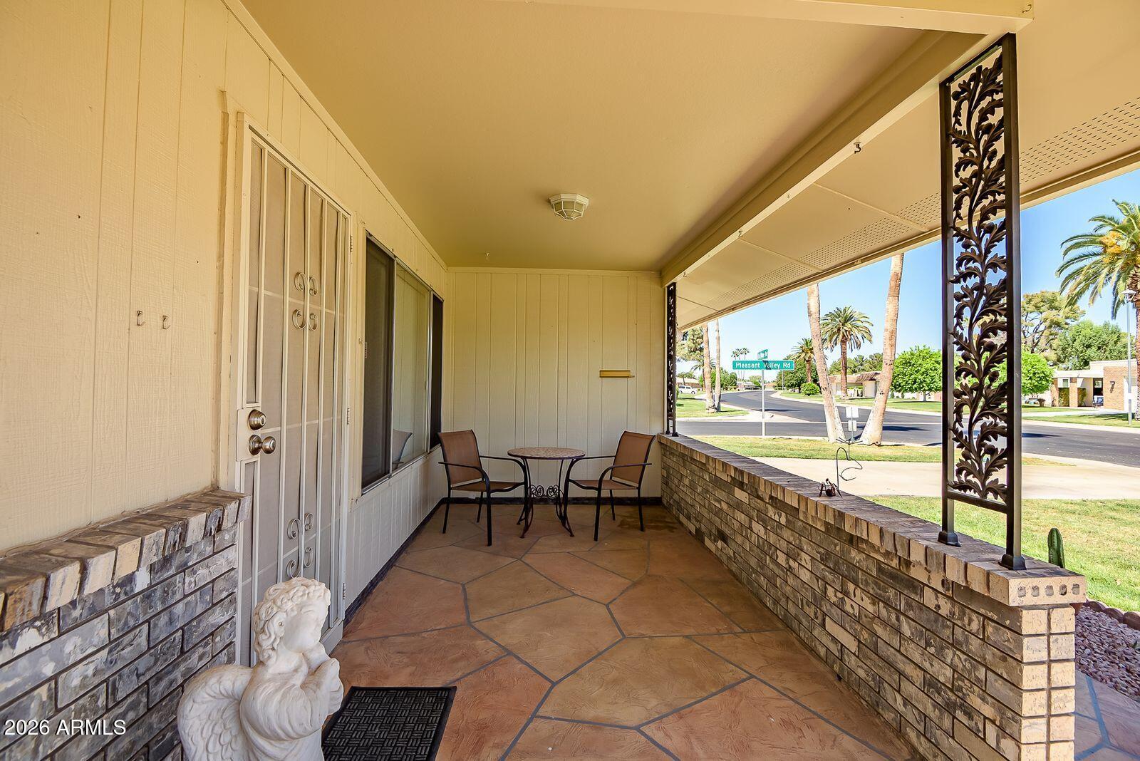 9613 W OAK RIDGE Drive