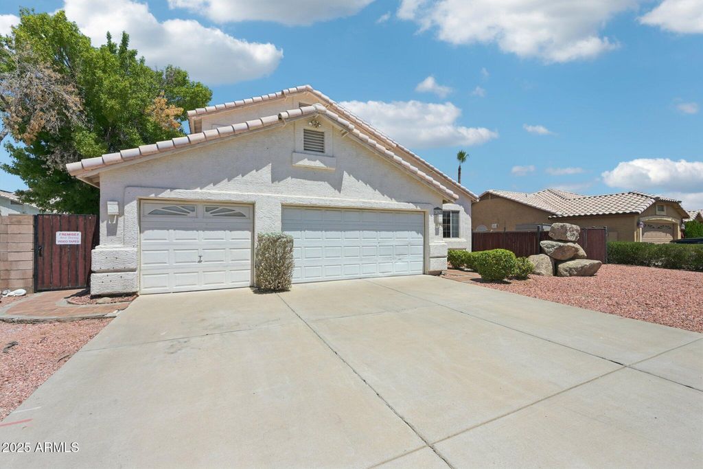 Photo of 8362 W Michelle Drive, Peoria, AZ 85382 (MLS # 6960755)