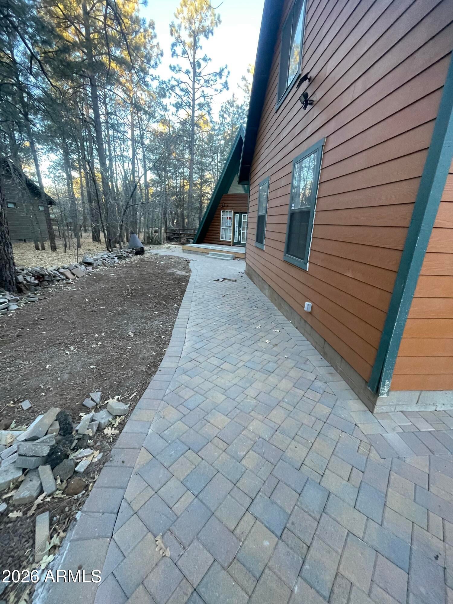 4220 PINETREE Lane