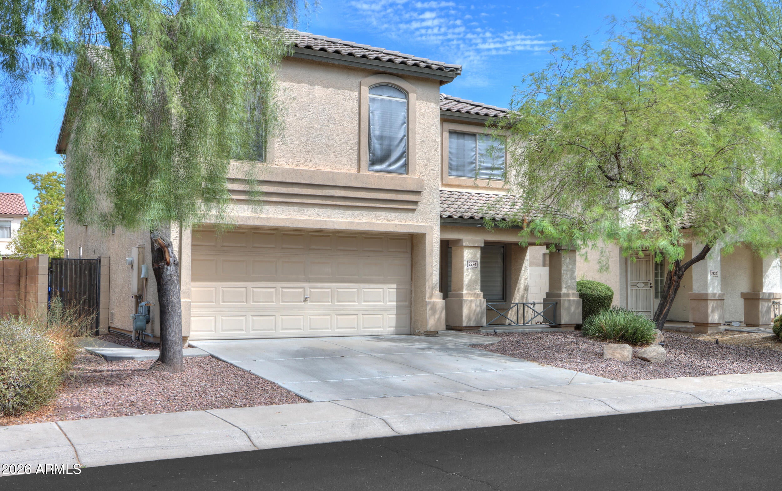 2524 W HEDGEHOG Place