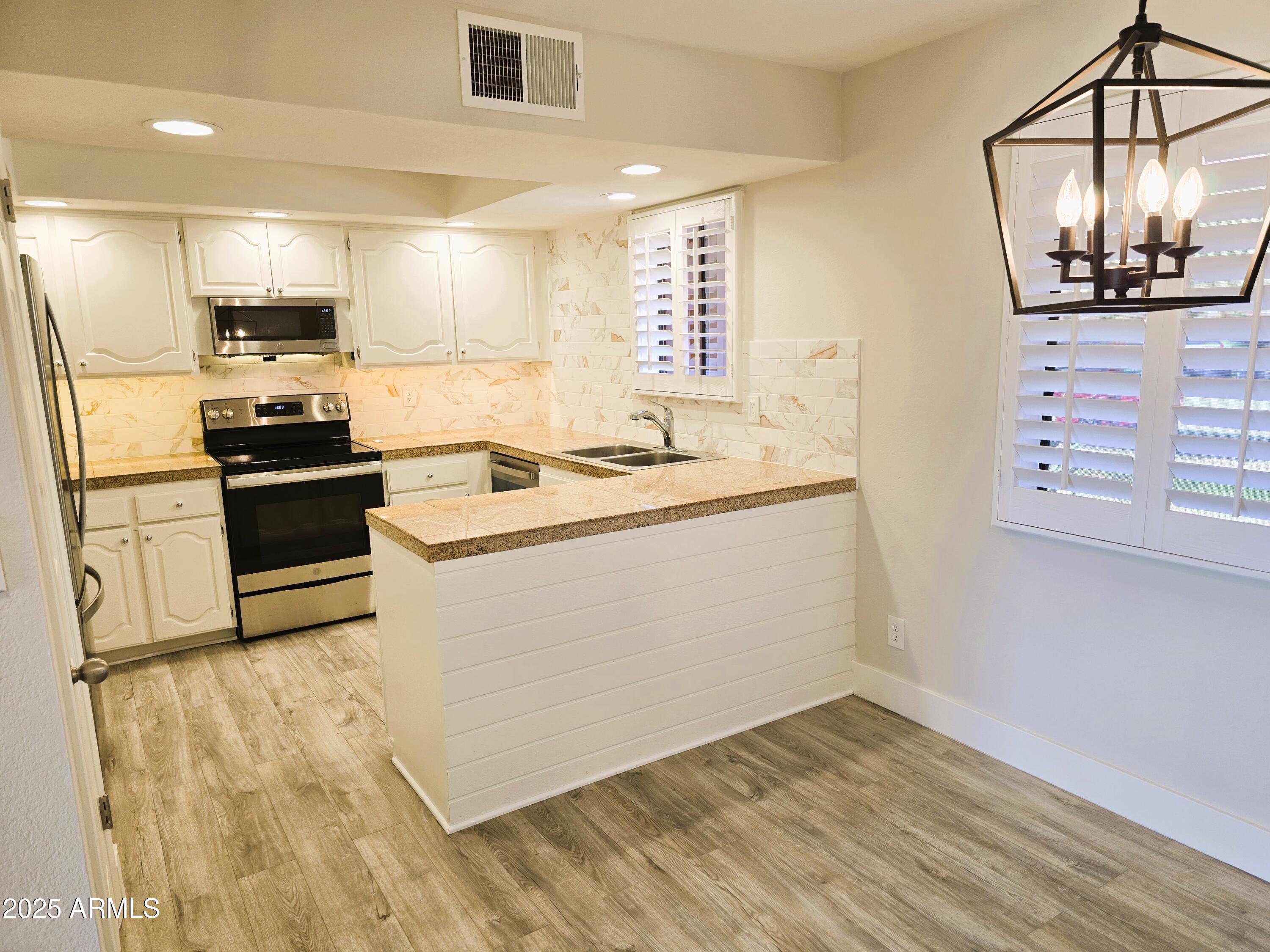 4303 E CACTUS Road 135