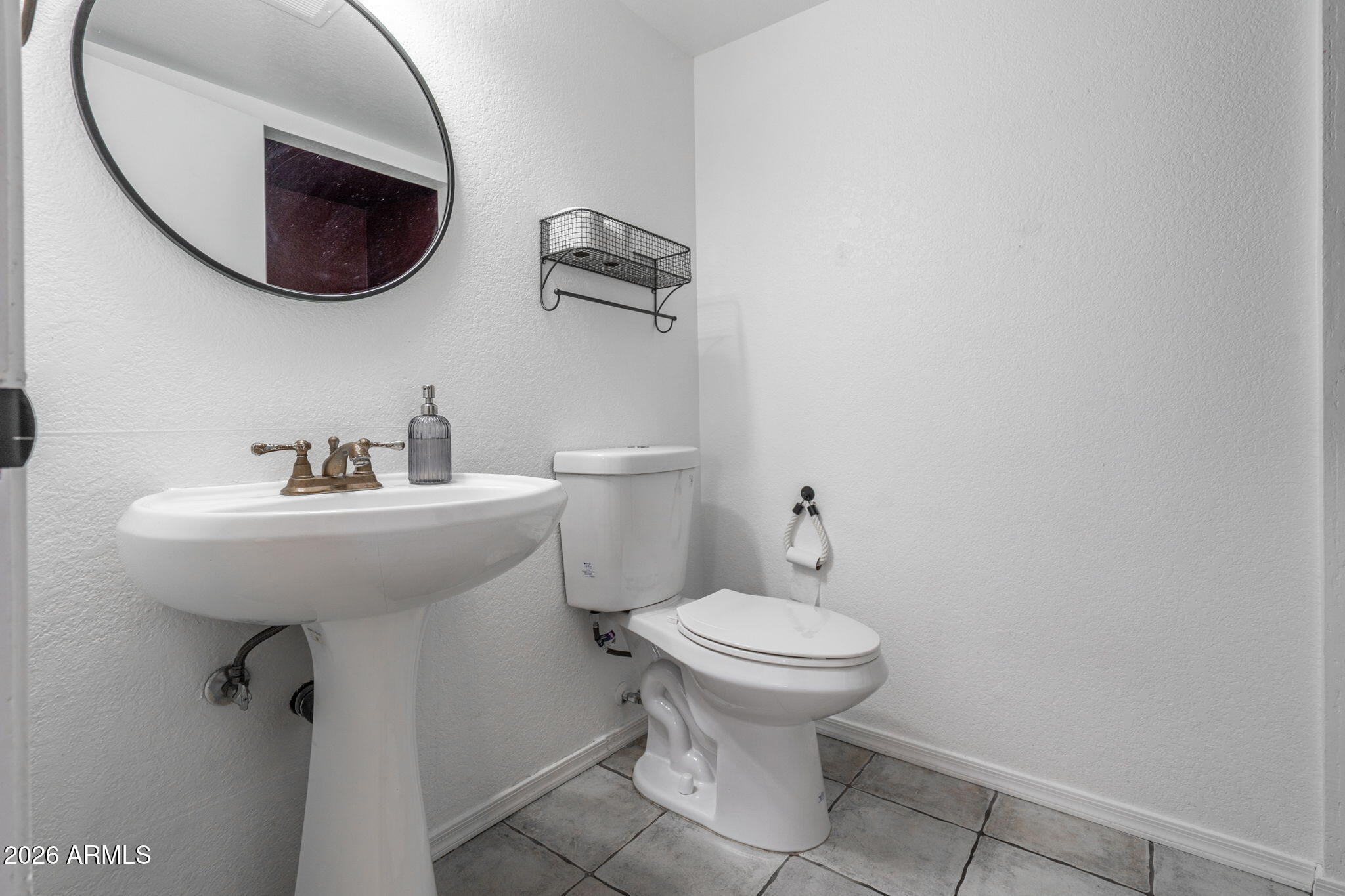 222 W BROWN Road 32