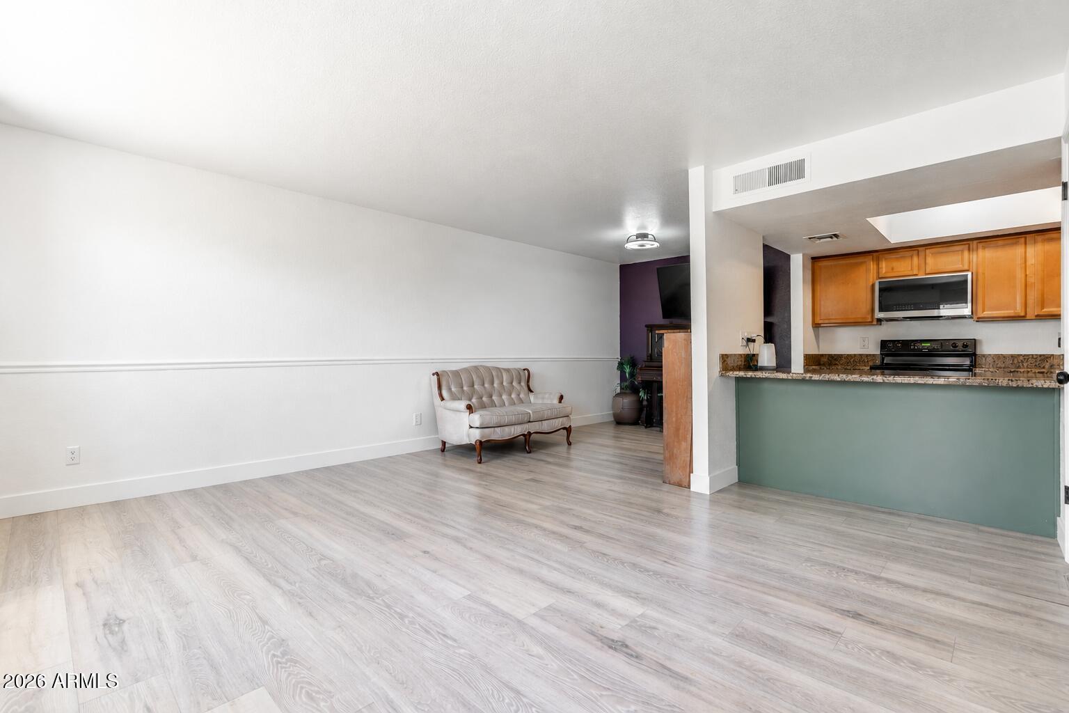 222 W BROWN Road 32