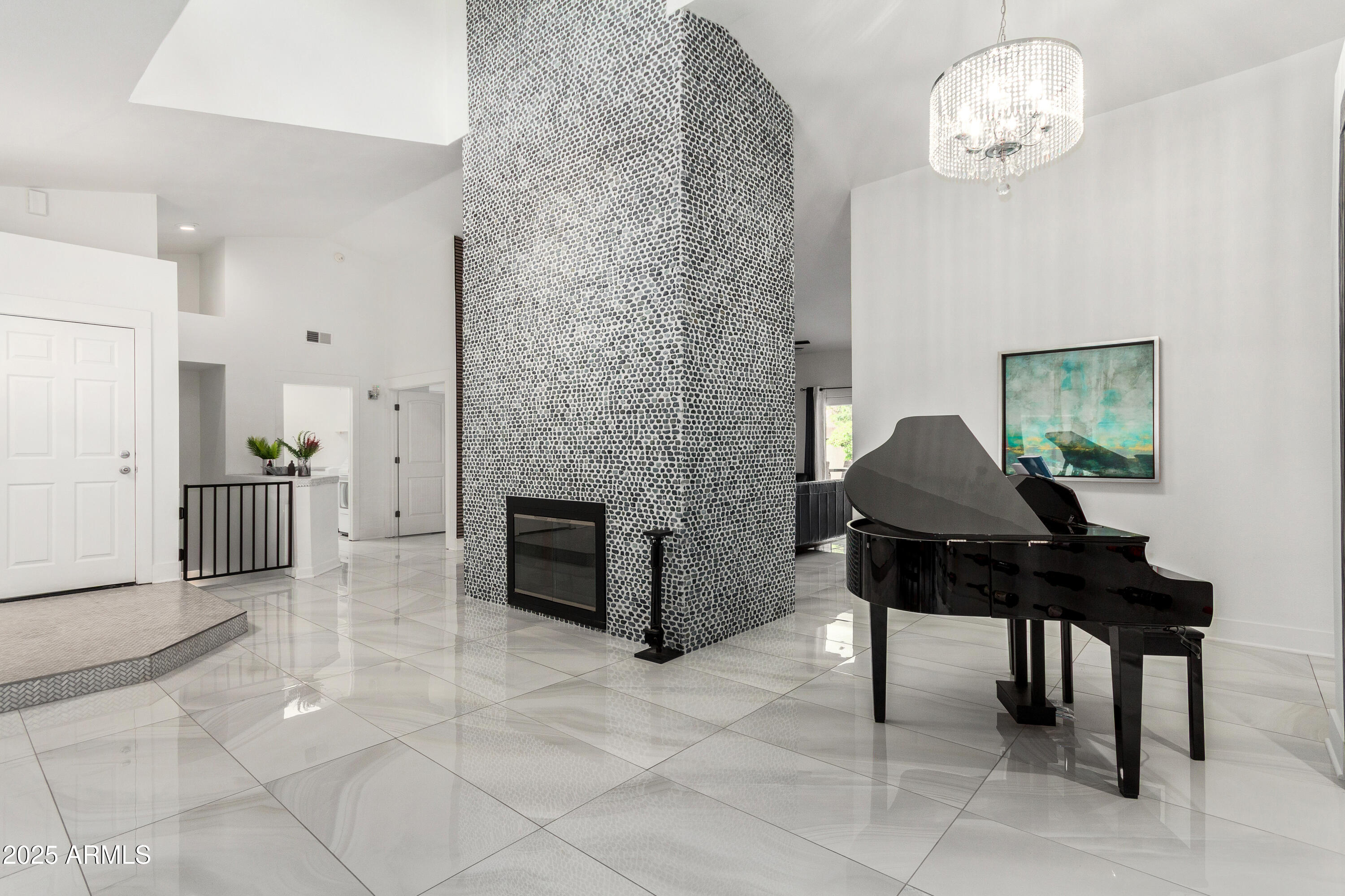 102 S HONEYSUCKLE Lane