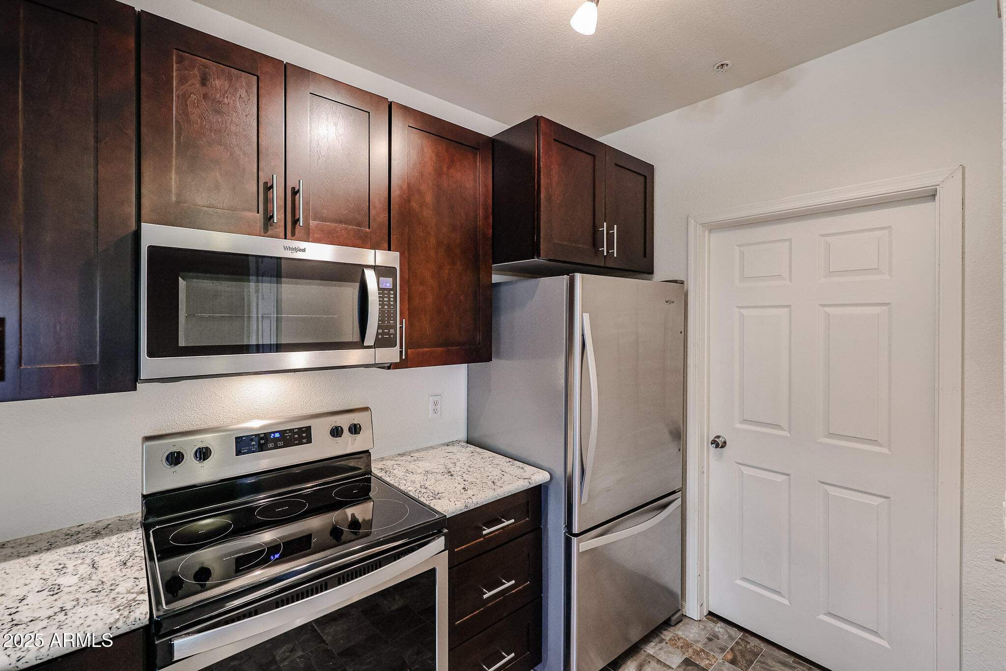5401 E VAN BUREN Street 2095