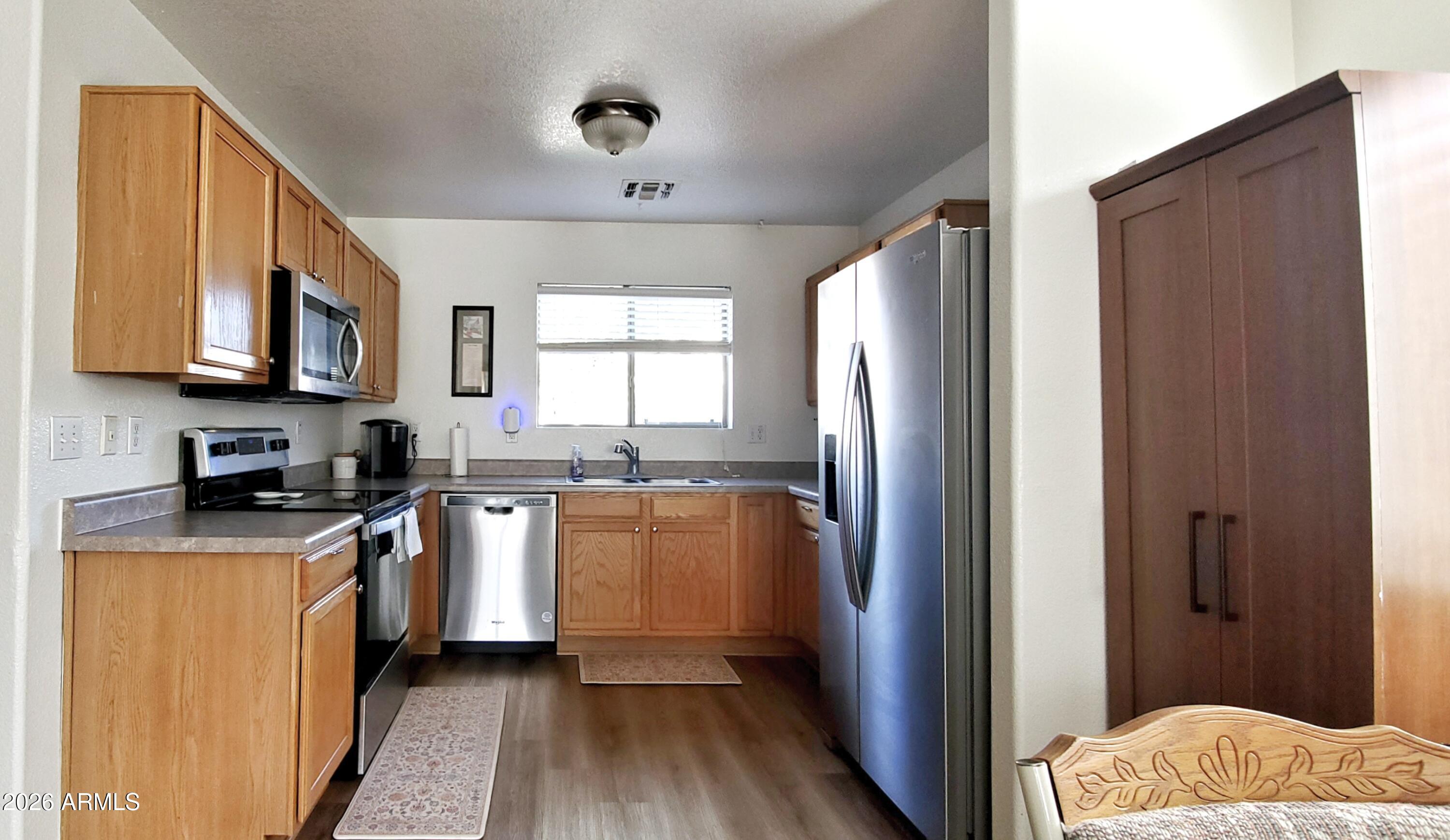 941 E DESERT MOON Trail