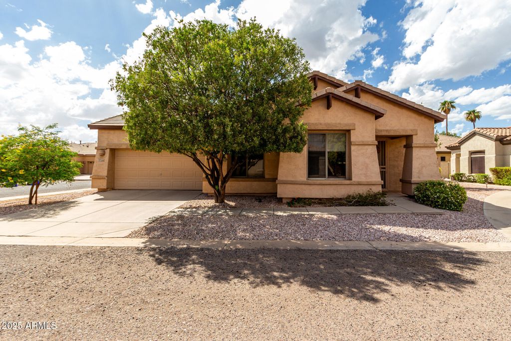 Photo of 894 E Sheffield Avenue, Chandler, AZ 85225 (MLS # 6919288)
