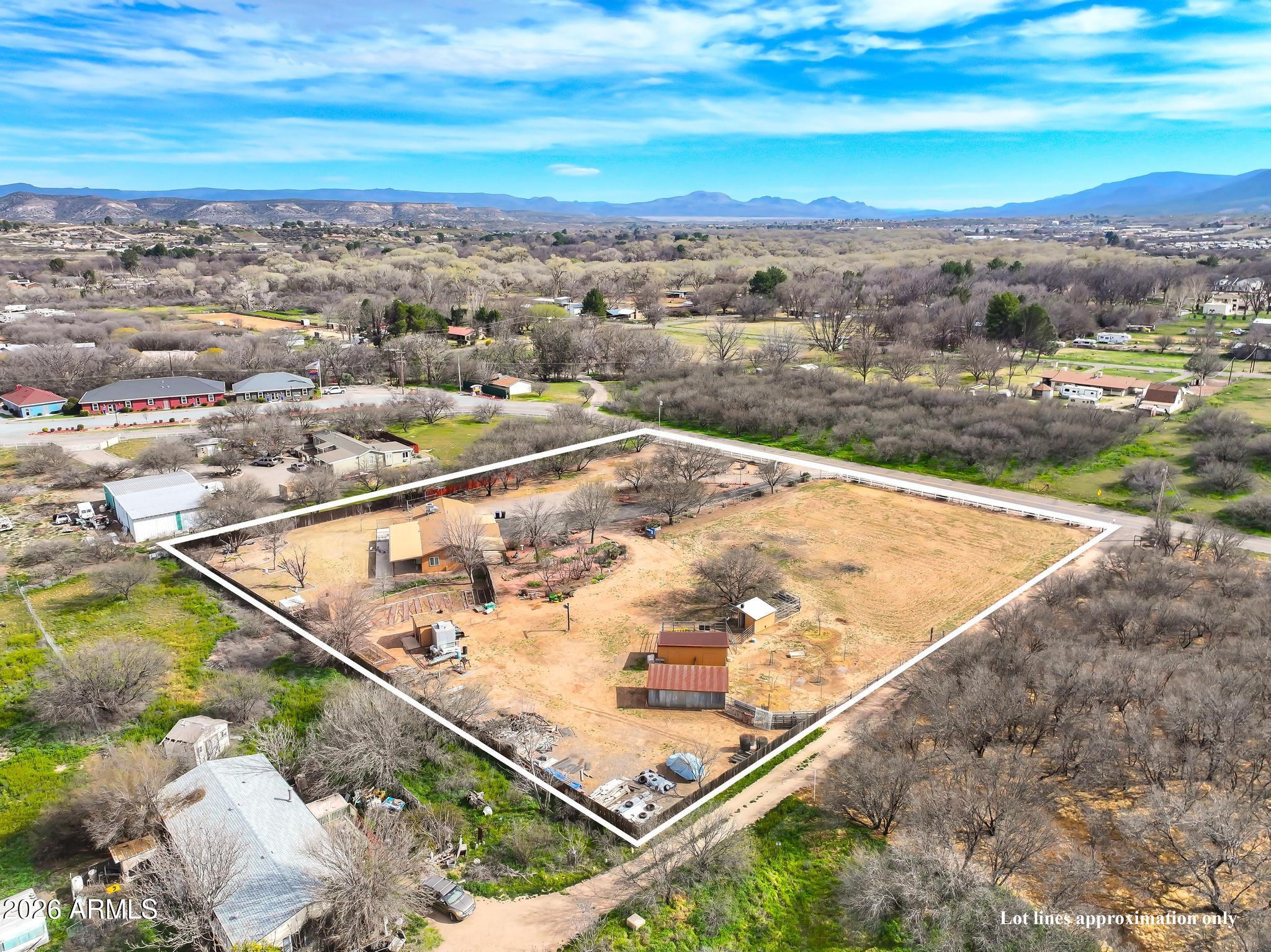 1924 W HORSESHOE BEND Drive