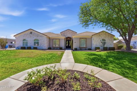 Property photo of 215 S Parkcrest Street, Gilbert, AZ 85296