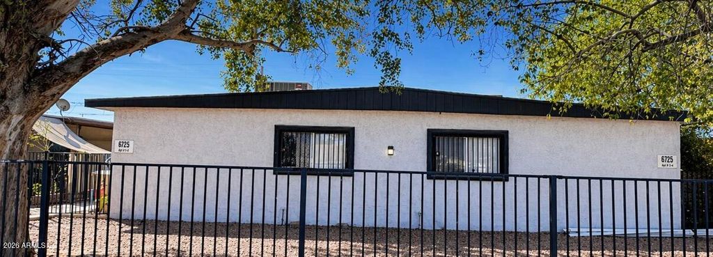 Photo of 6725 W Palmaire Avenue, Glendale, AZ 85303 (MLS # 7018970)