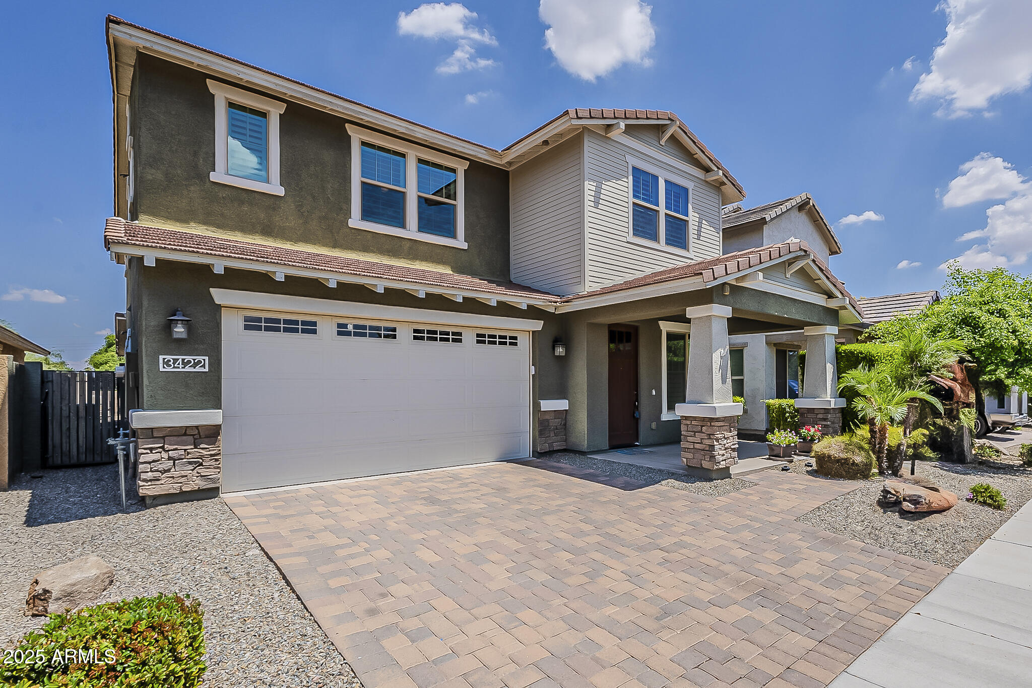 3422 E STRAWBERRY Drive