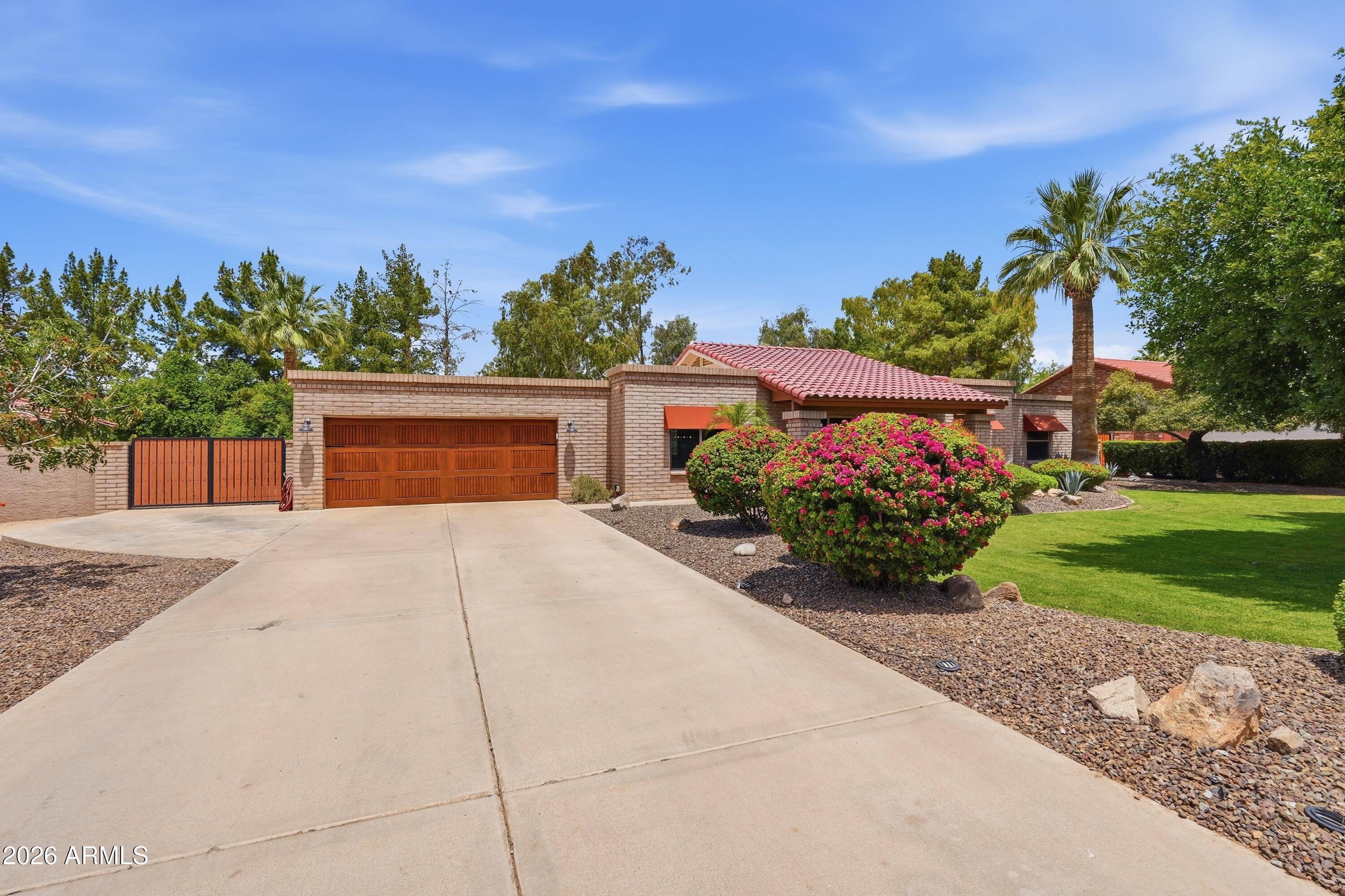 1550 E GREENTREE Drive