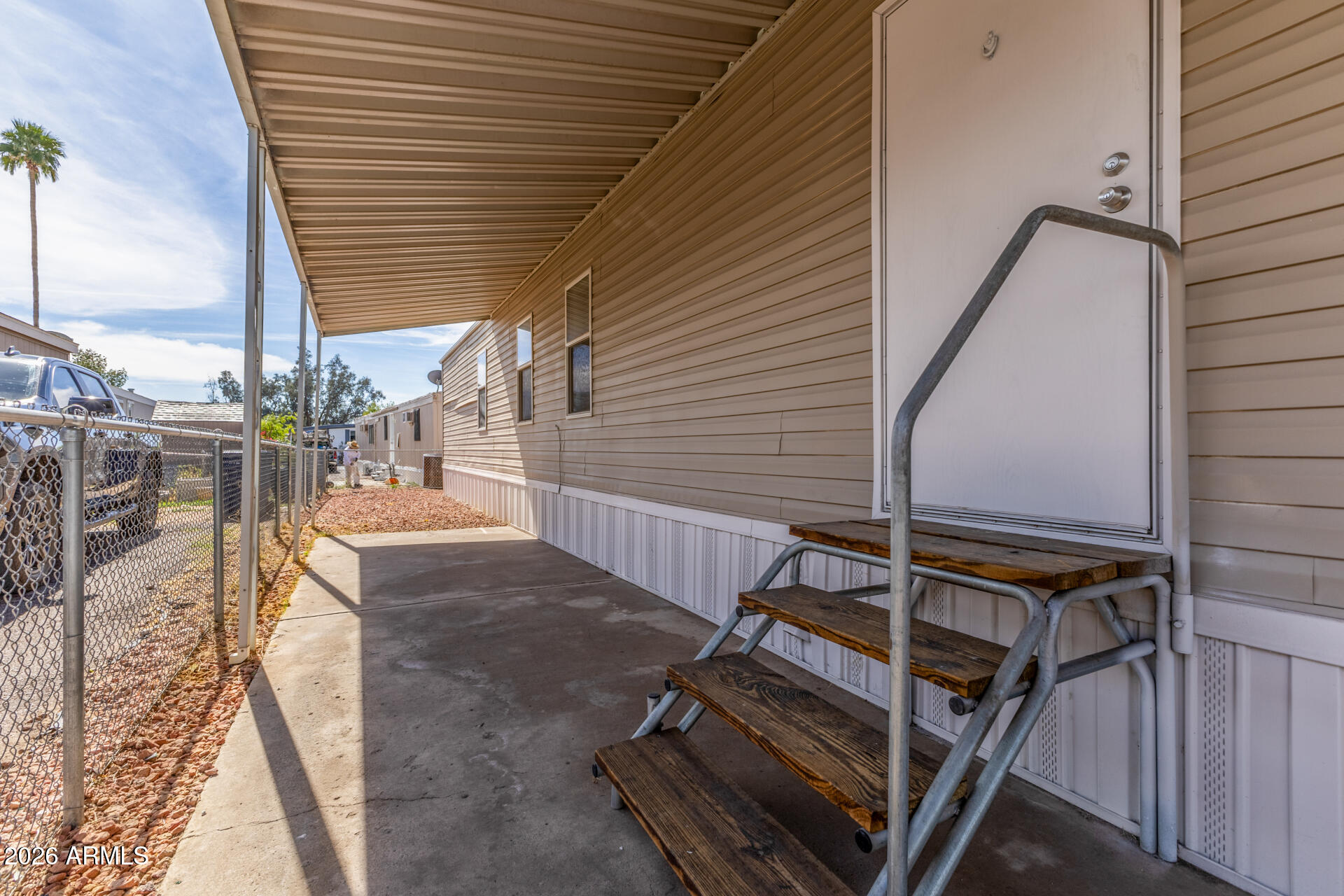 5601 W Missouri Avenue 218