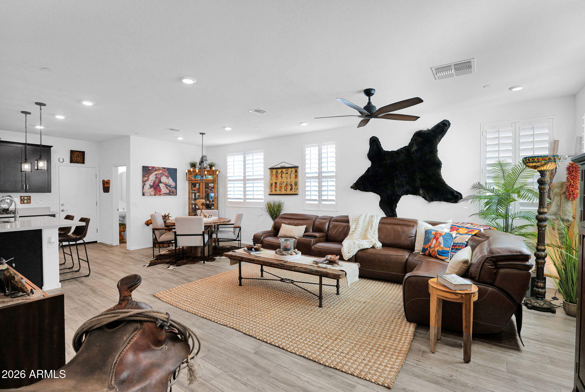 1917 E HAMPTON Lane 111