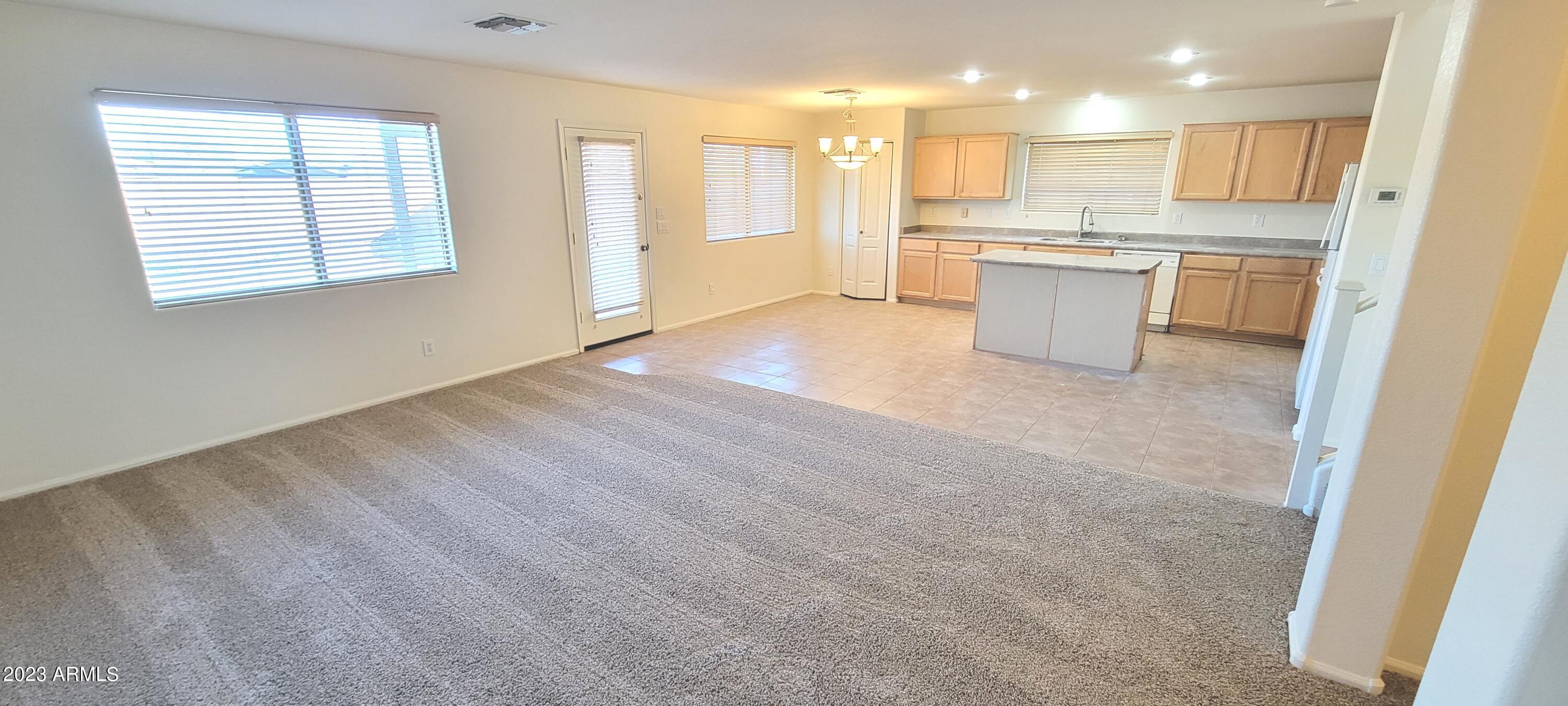 306 W HEREFORD Drive