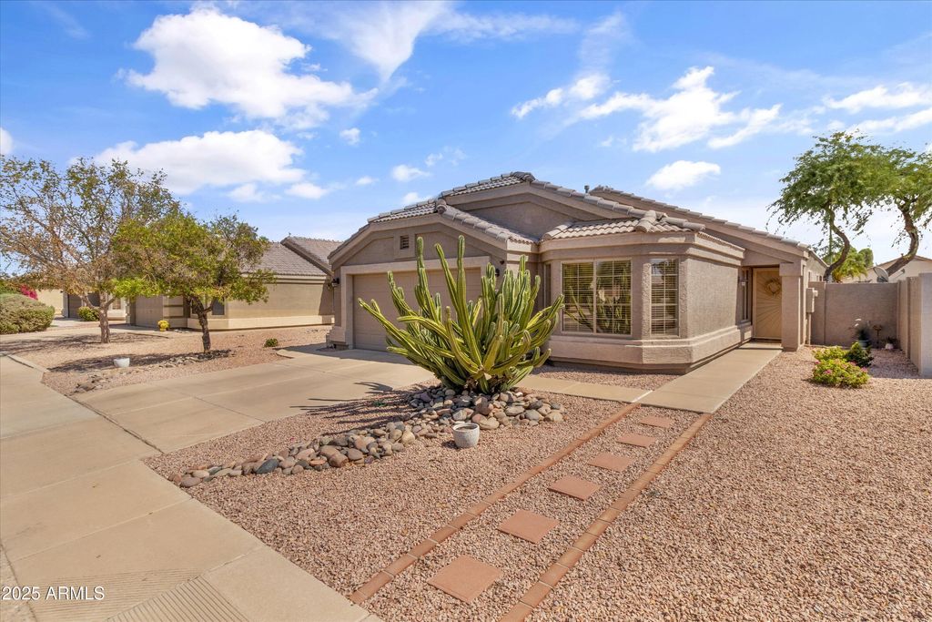 Photo of 879 S Longmore Street, Chandler, AZ 85224 (MLS # 6926039)