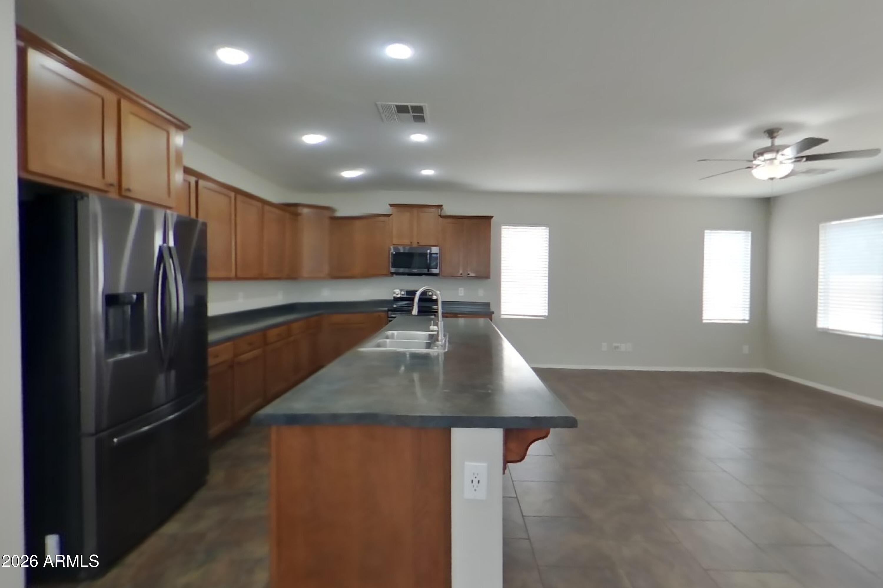 4930 E DEL RIO Drive
