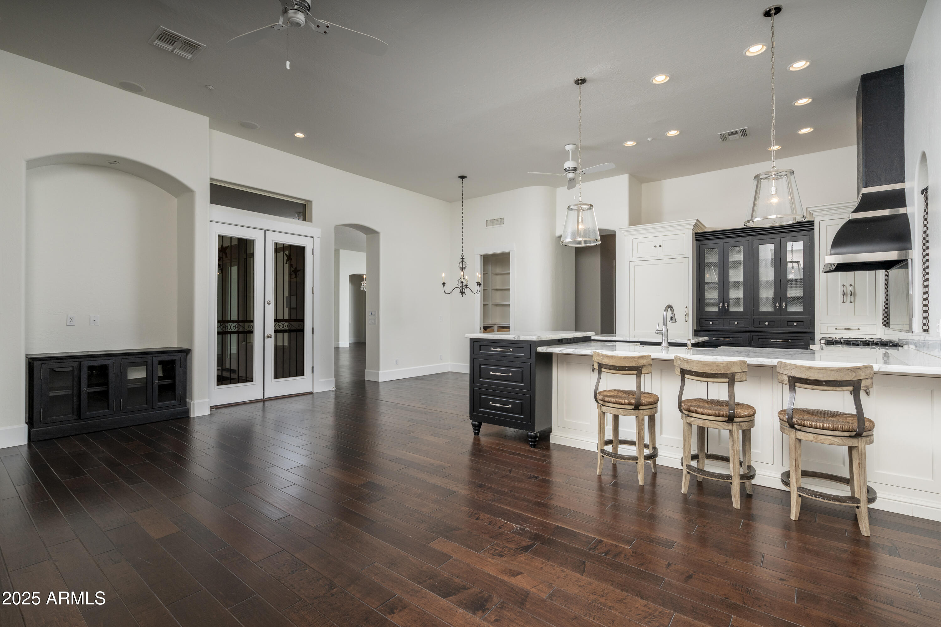 7438 E Cactus Wren Road