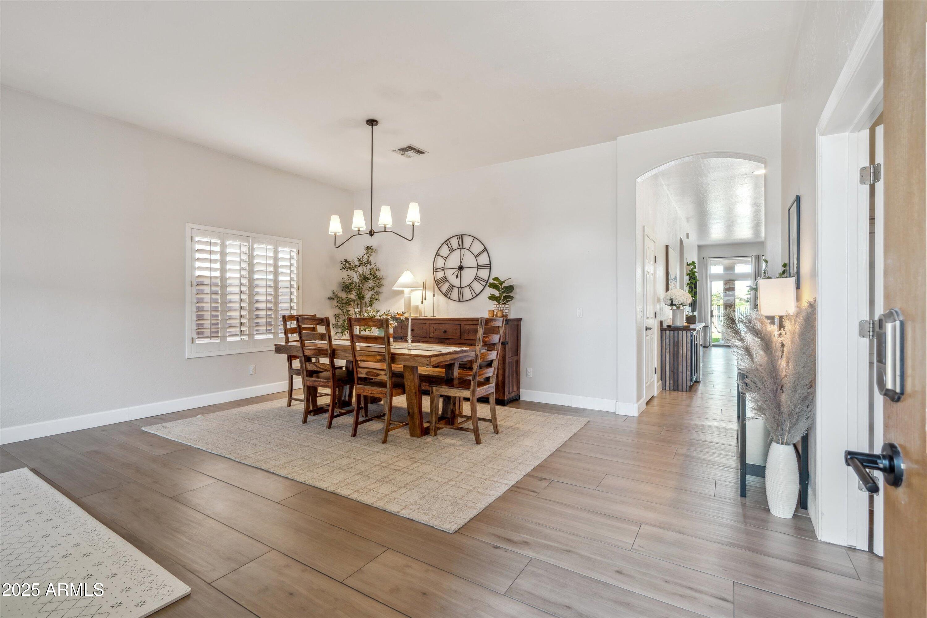 10933 W PALM Lane