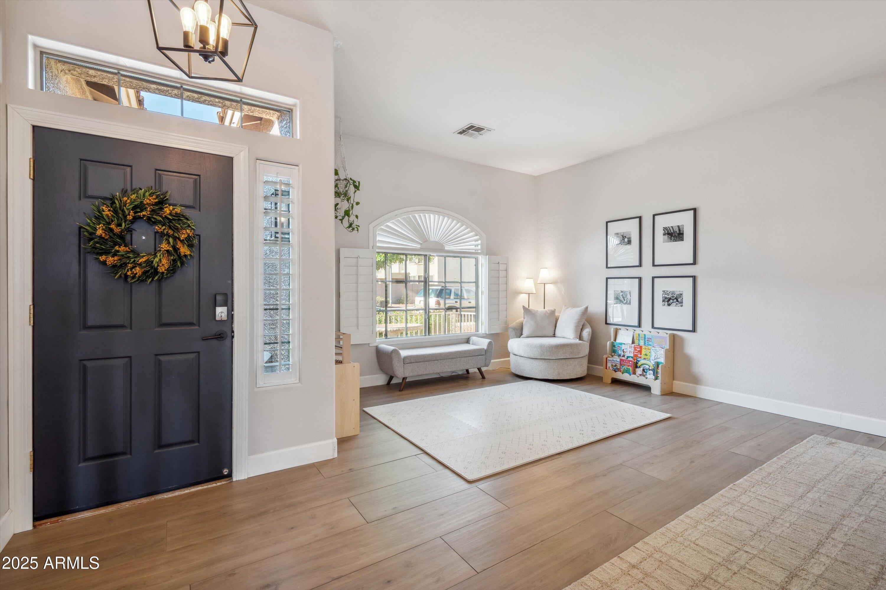 10933 W PALM Lane