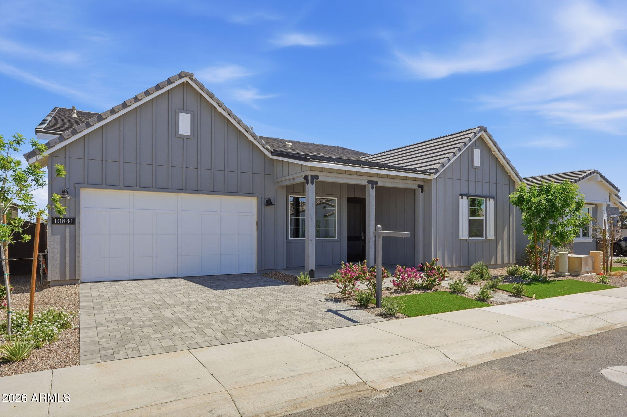 10841 N BLAKELY Street