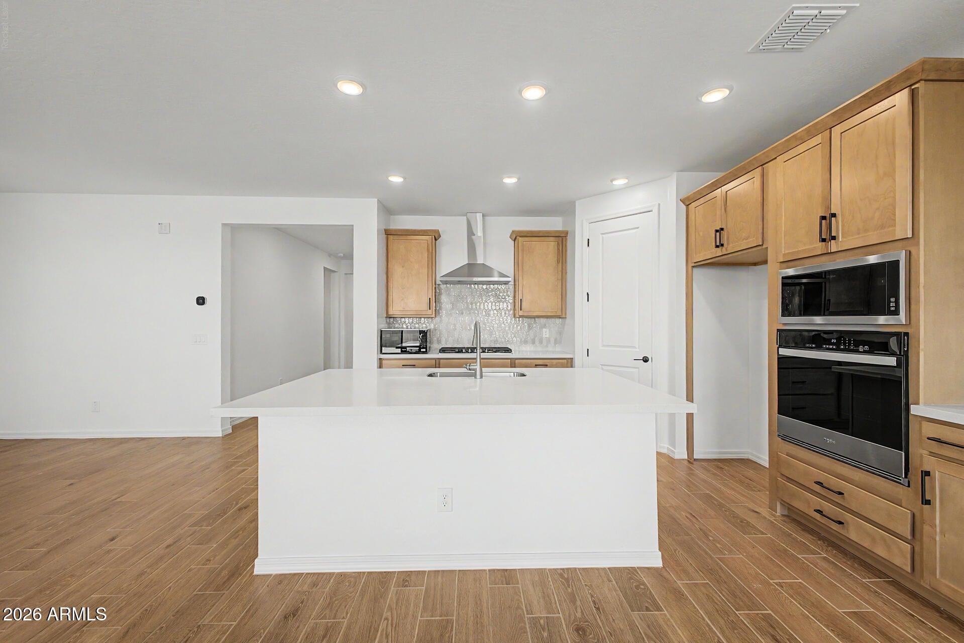 19441 W LOMA Lane