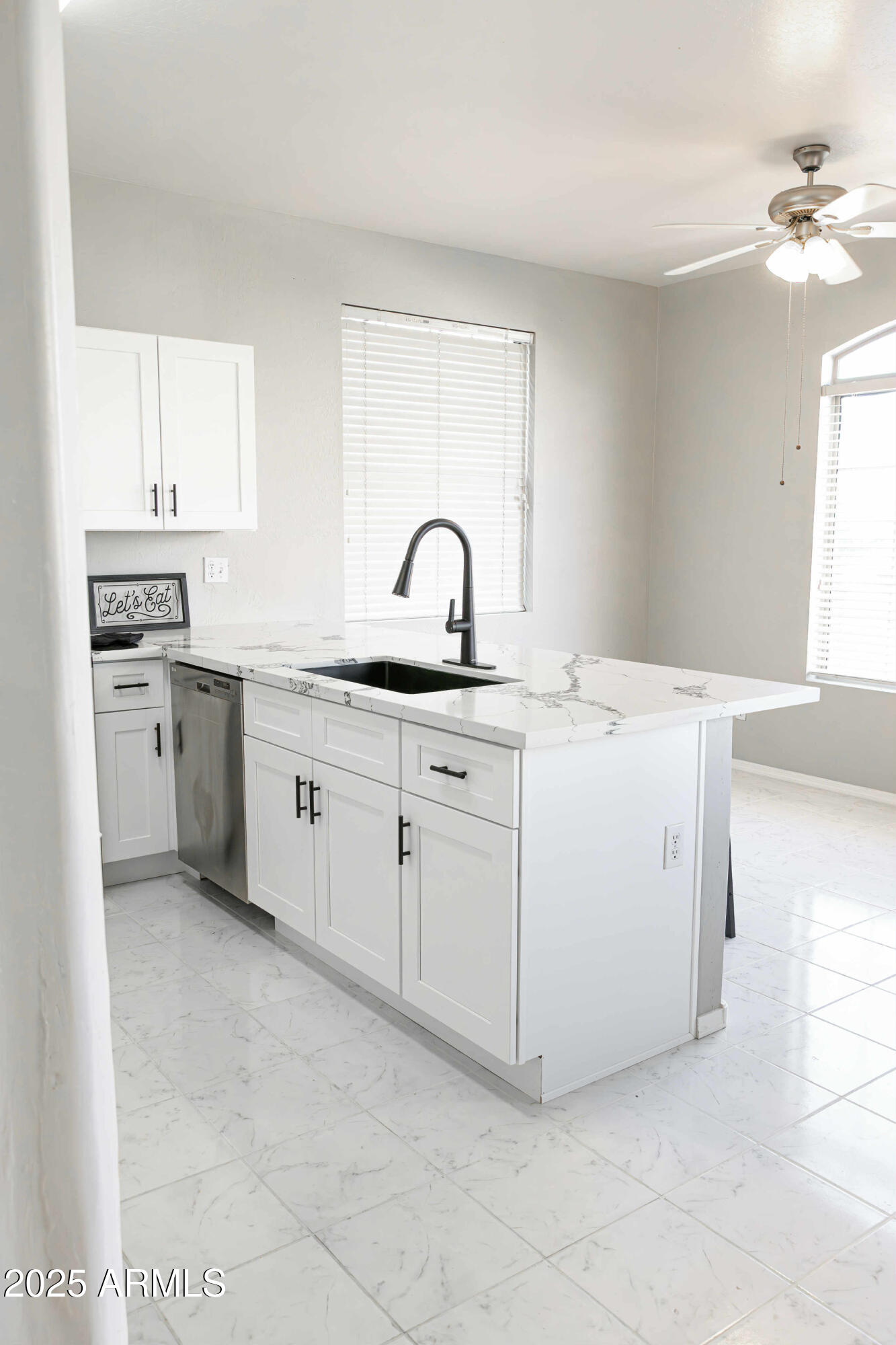 8802 E UNIVERSITY Drive 28