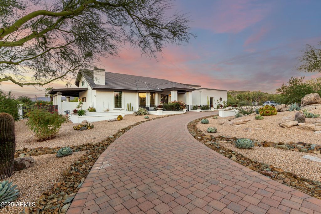 Photo of 7390 E Stagecoach Pass Pass, Carefree, AZ 85377 (MLS # 6947205)