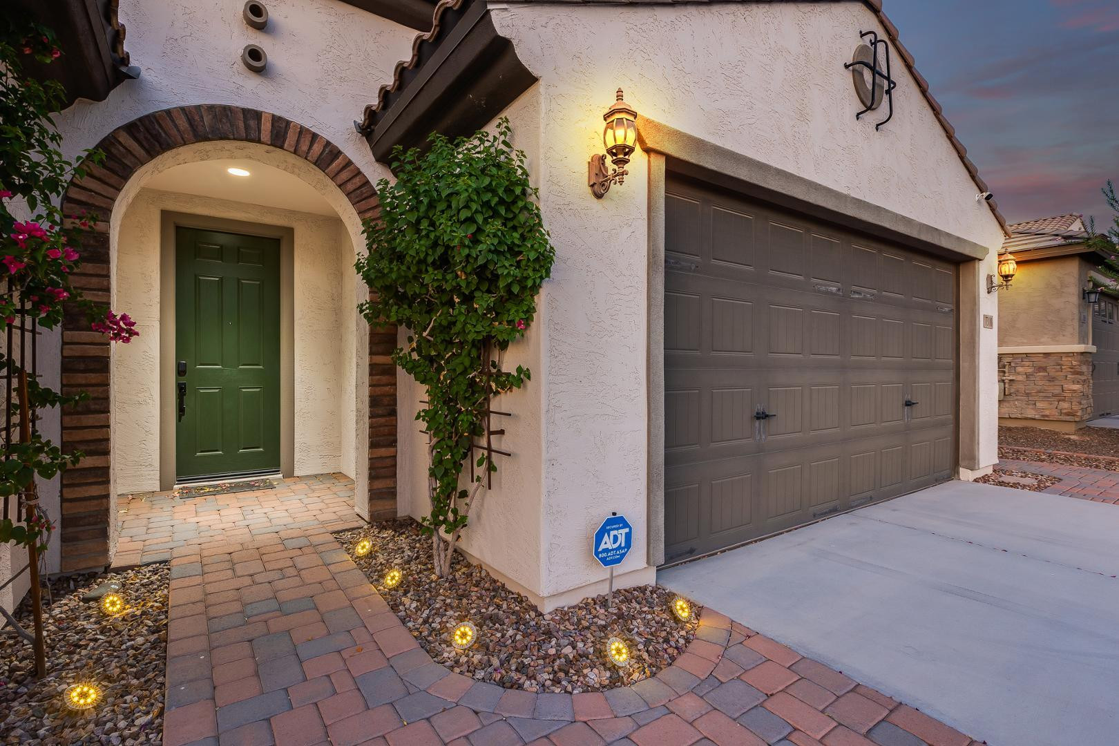 7308 W Tombstone Trail