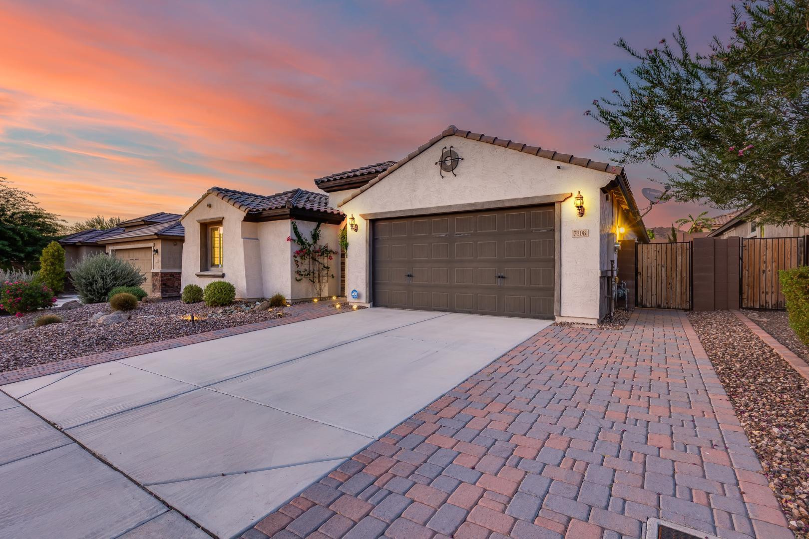 7308 W Tombstone Trail