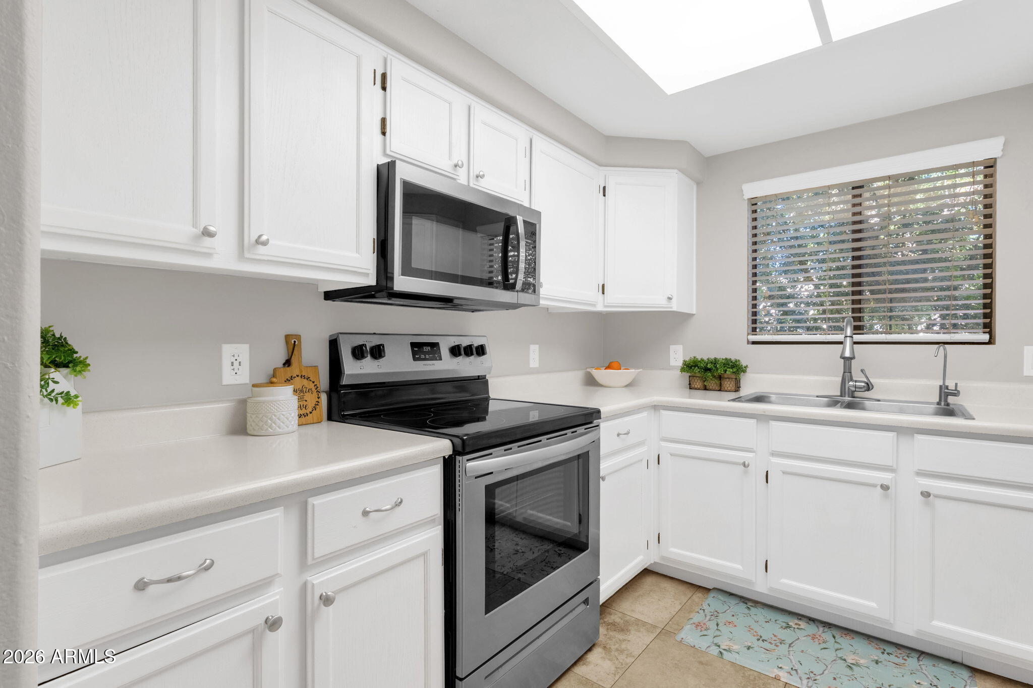 750 E NORTHERN Avenue 2022