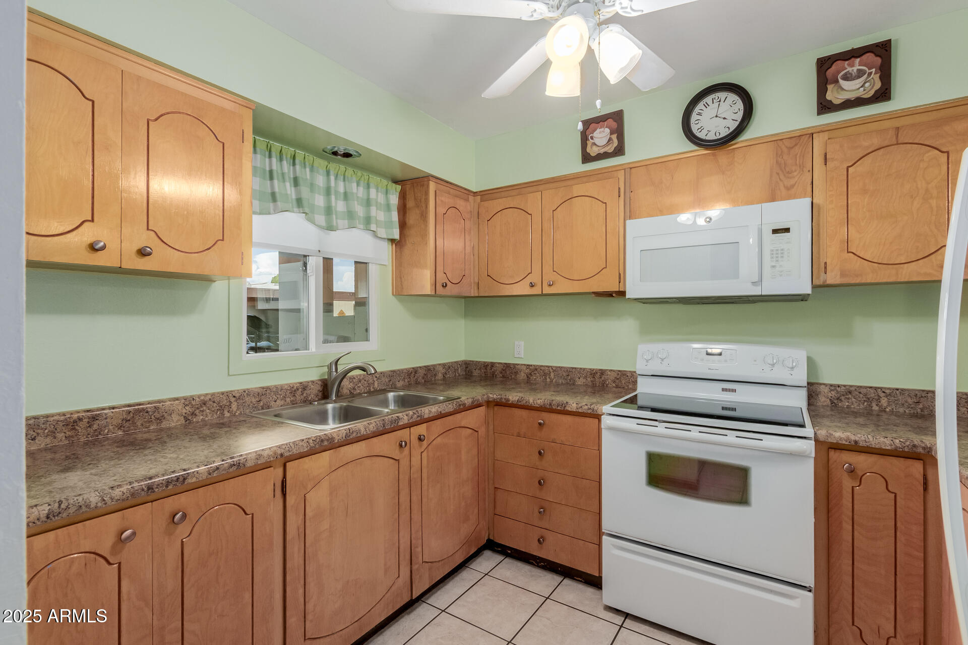 131 N HIGLEY Road 114