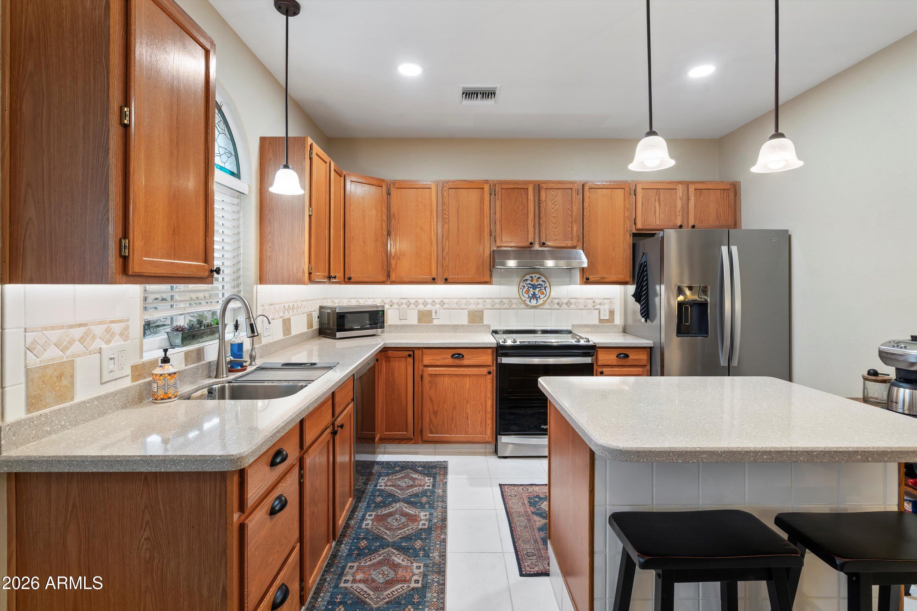 2122 N SWEETWATER Drive