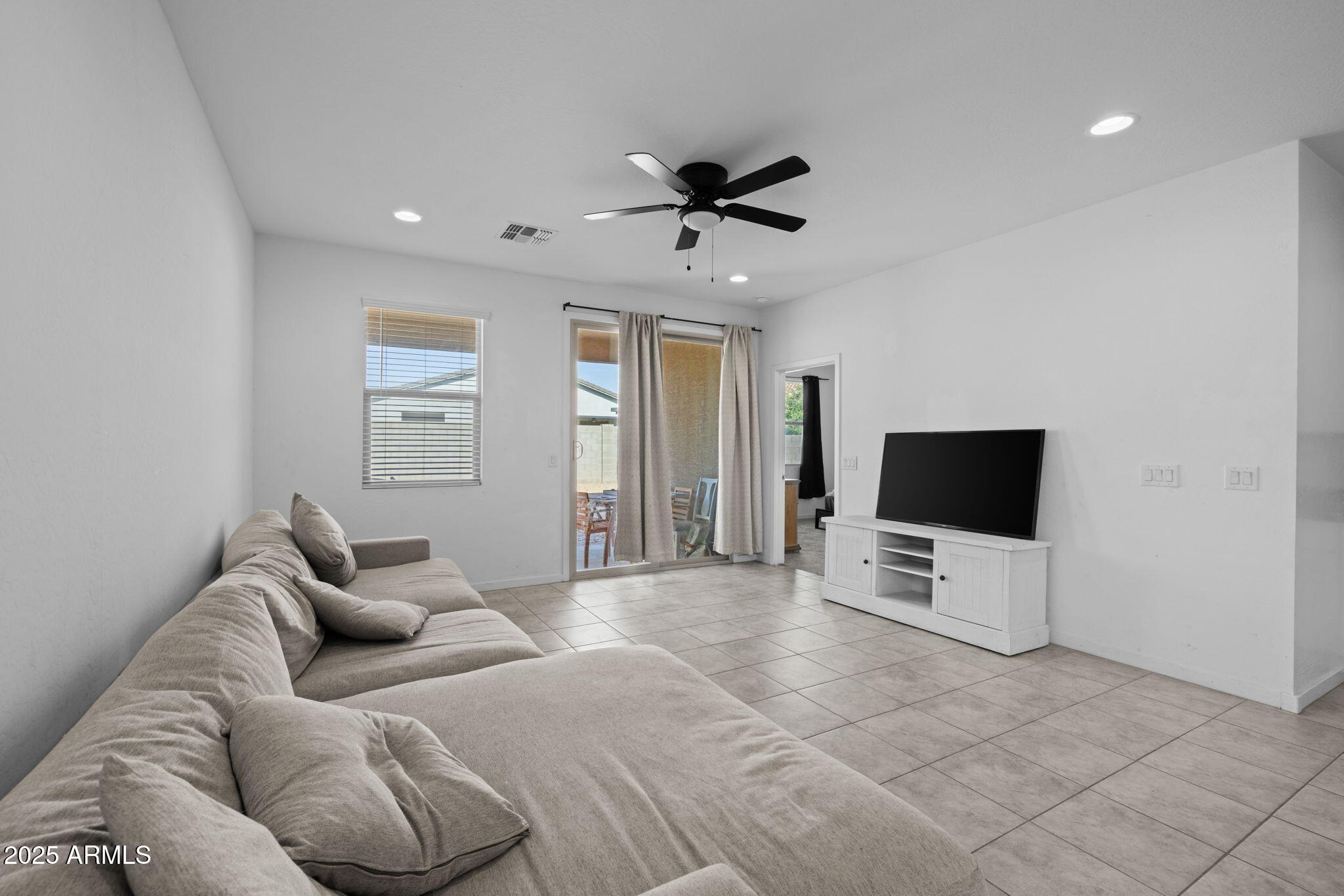 36987 N SIDEWINDER Drive