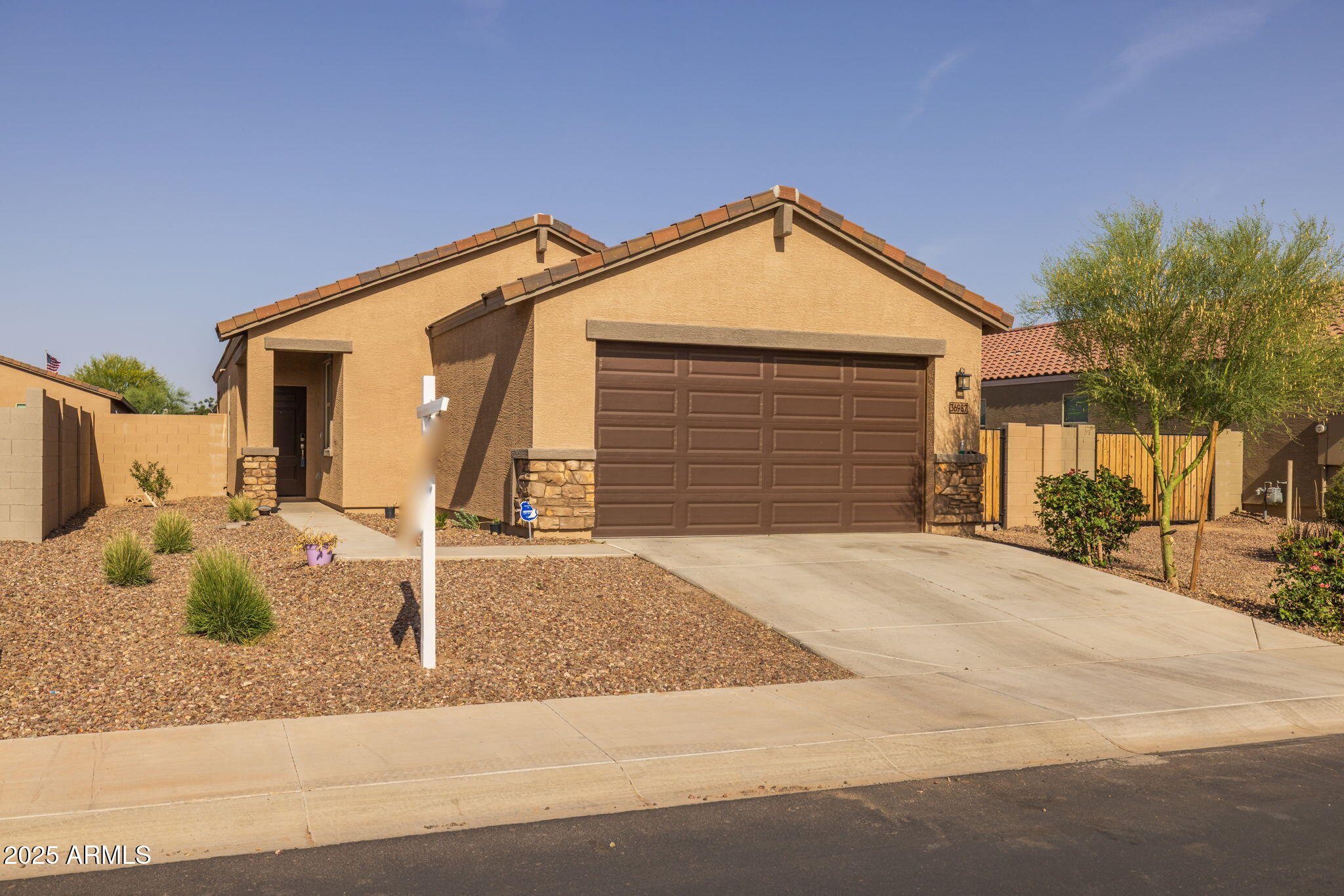 36987 N SIDEWINDER Drive