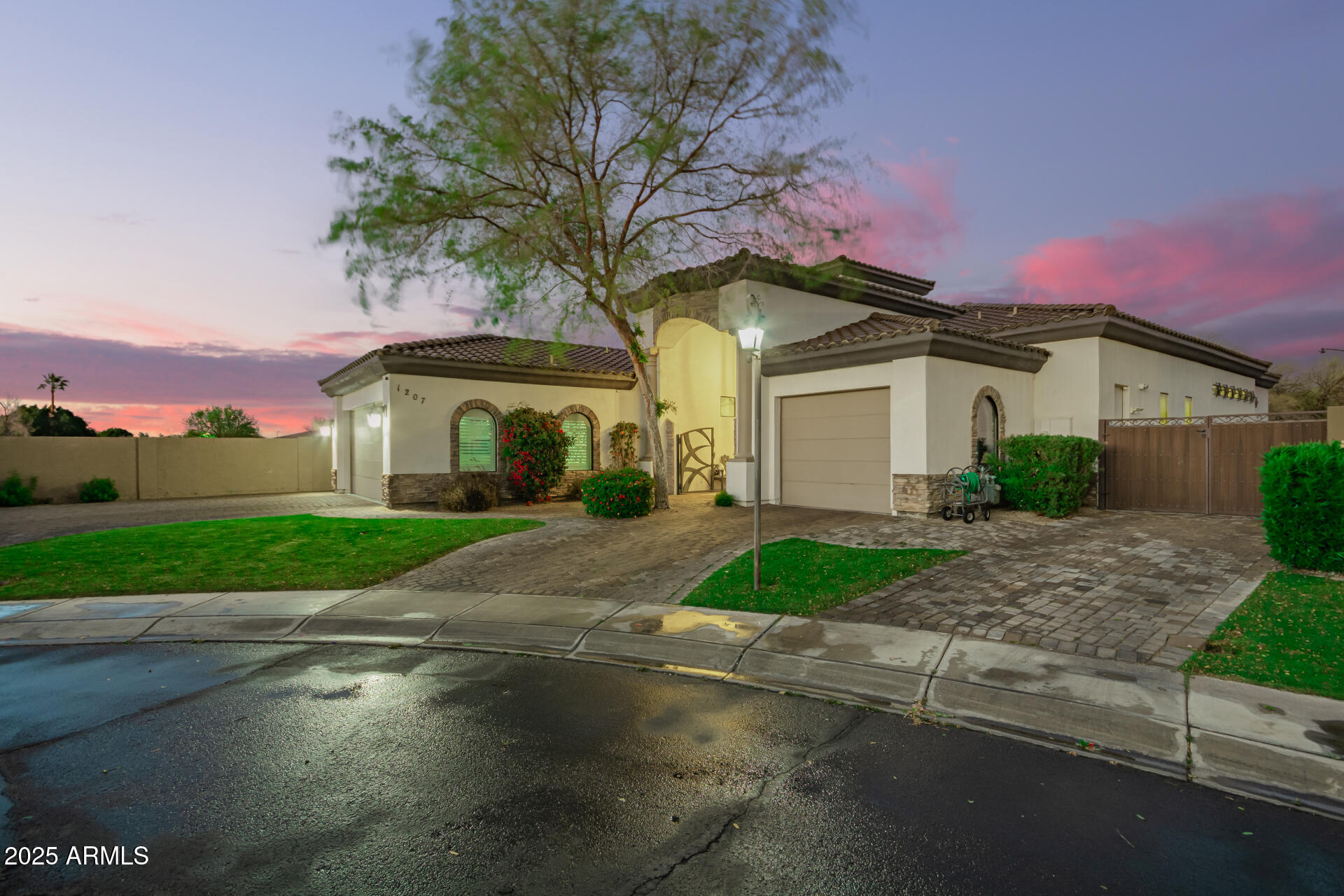 1207 S LARKSPUR Court
