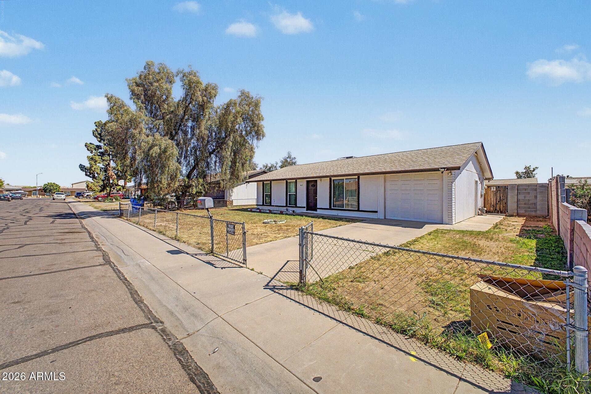 8827 W HEATHERBRAE Drive