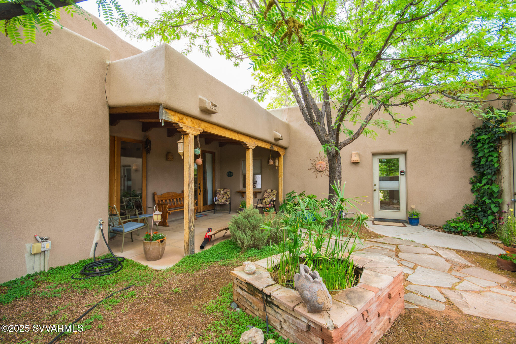 10425 E WILLOW Drive